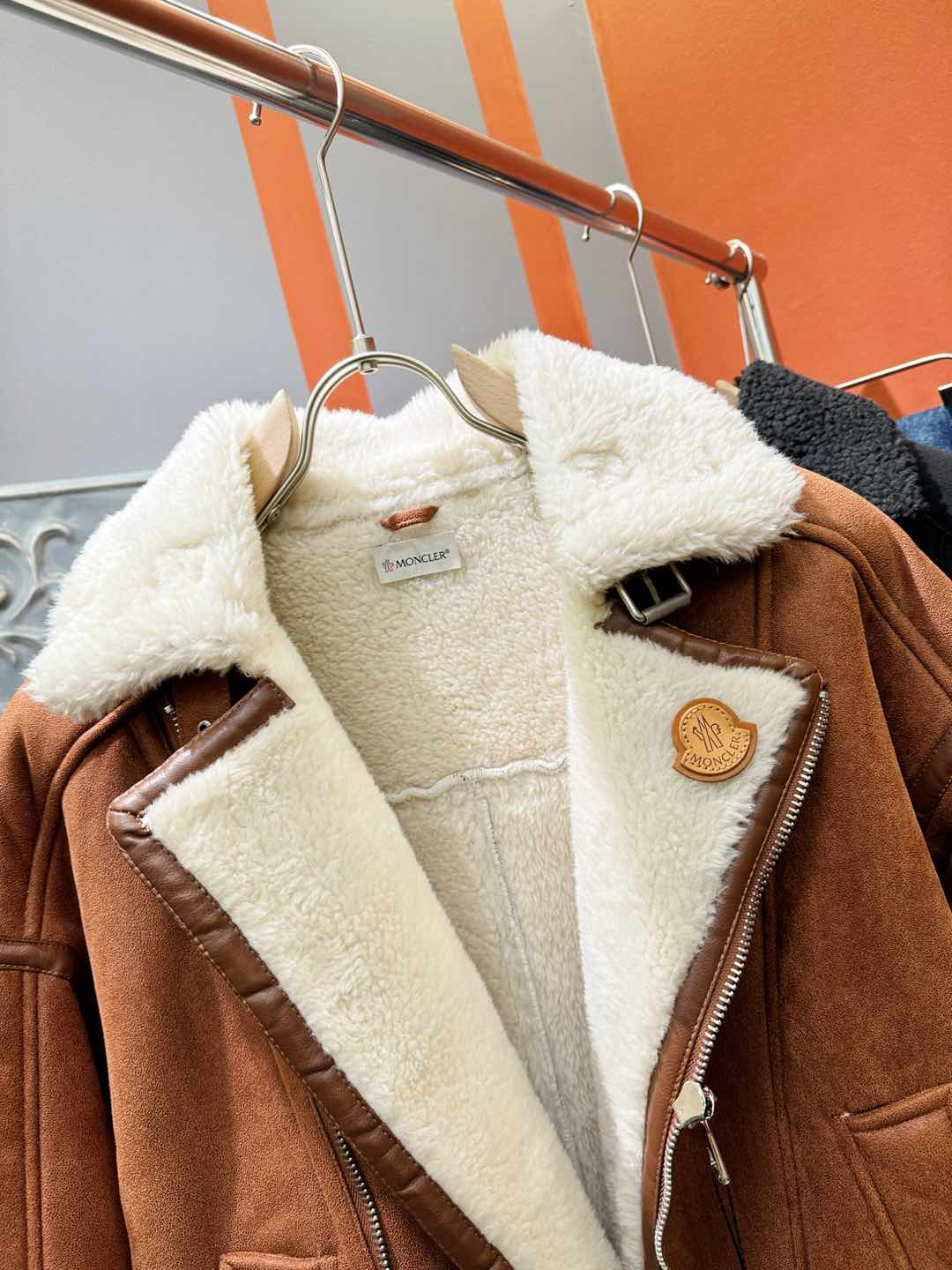 Moncler蒙口 新品皮毛一体，原生态人造皮面料；100%进口皮毛一体！采用进口人造皮！皮料品质相当高