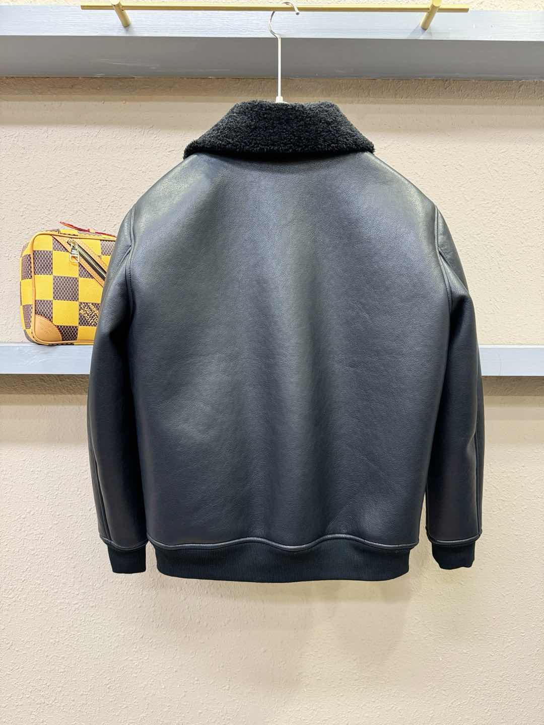 Moncler蒙口 新品皮毛一体，原生态人造皮面料；100%进口皮毛一体！采用进口人造皮！皮料品质相当高