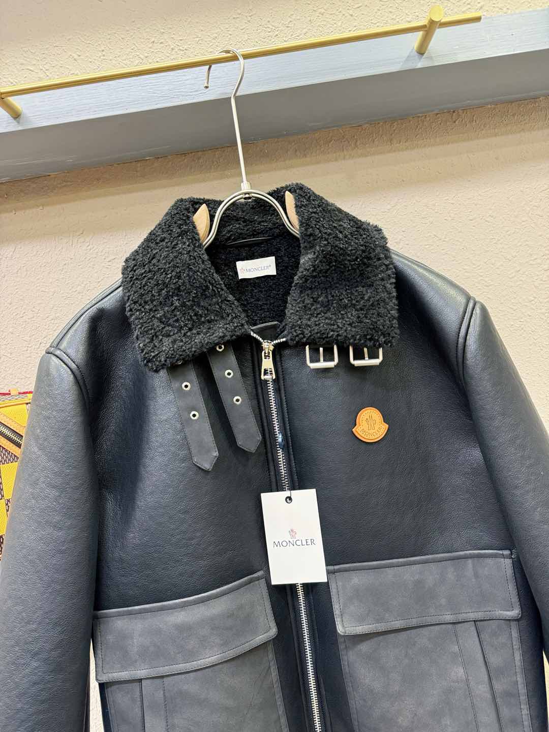 Moncler蒙口 新品皮毛一体，原生态人造皮面料；100%进口皮毛一体！采用进口人造皮！皮料品质相当高