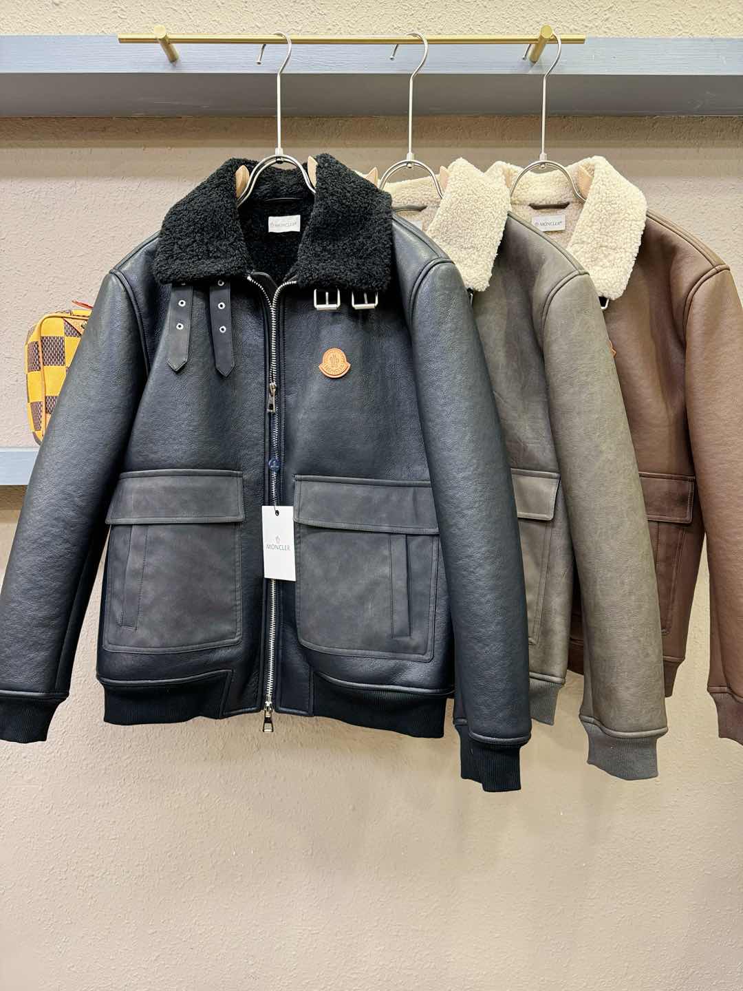 Moncler蒙口 新品皮毛一体，原生态人造皮面料；100%进口皮毛一体！采用进口人造皮！皮料品质相当高