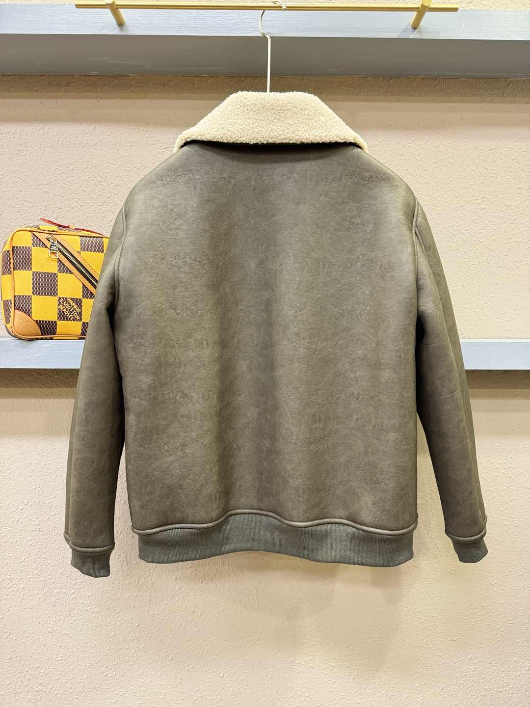 Moncler蒙口 新品皮毛一体，原生态人造皮面料；100%进口皮毛一体！采用进口人造皮！皮料品质相当高