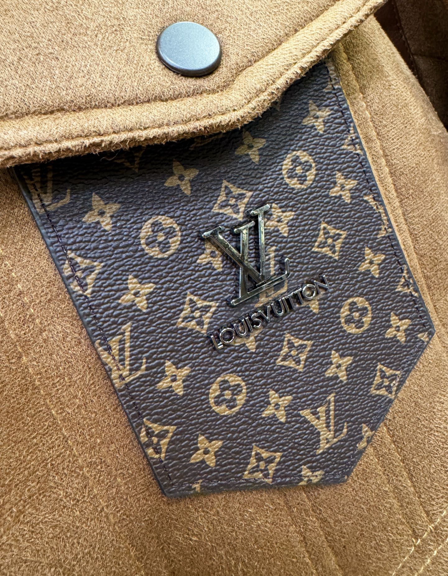 LV路易威登 新品皮毛一体，原生态人造皮面料；100%进口皮毛一体！采用进口人造皮皮料！皮料品质相当高级