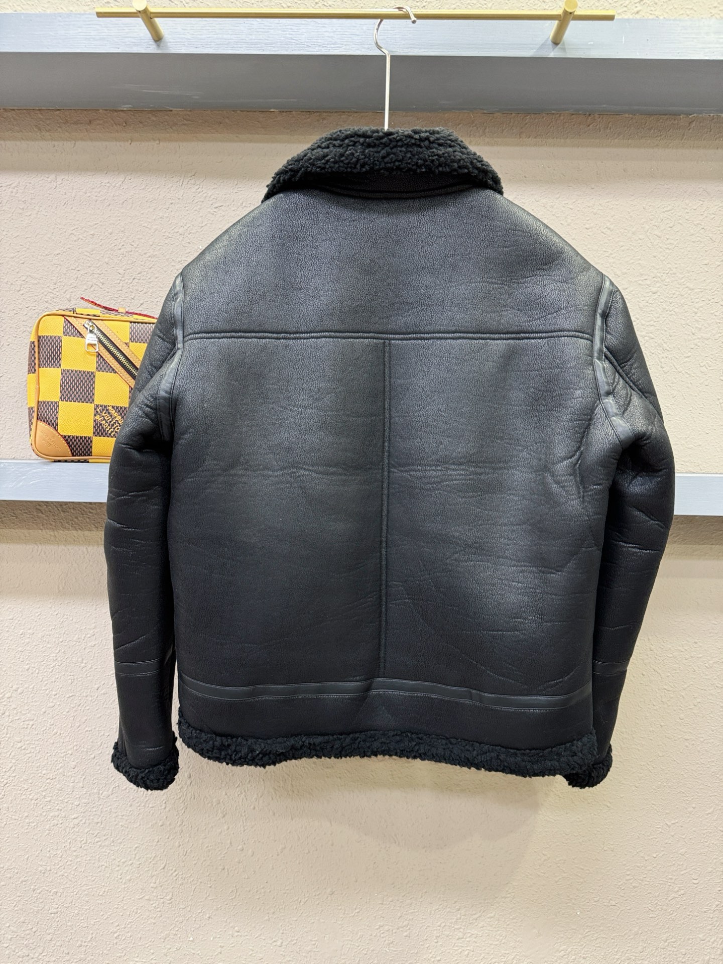 LV路易威登 新品皮毛一体，原生态人造皮面料；100%进口皮毛一体！采用进口人造皮皮料！皮料品质相当高级