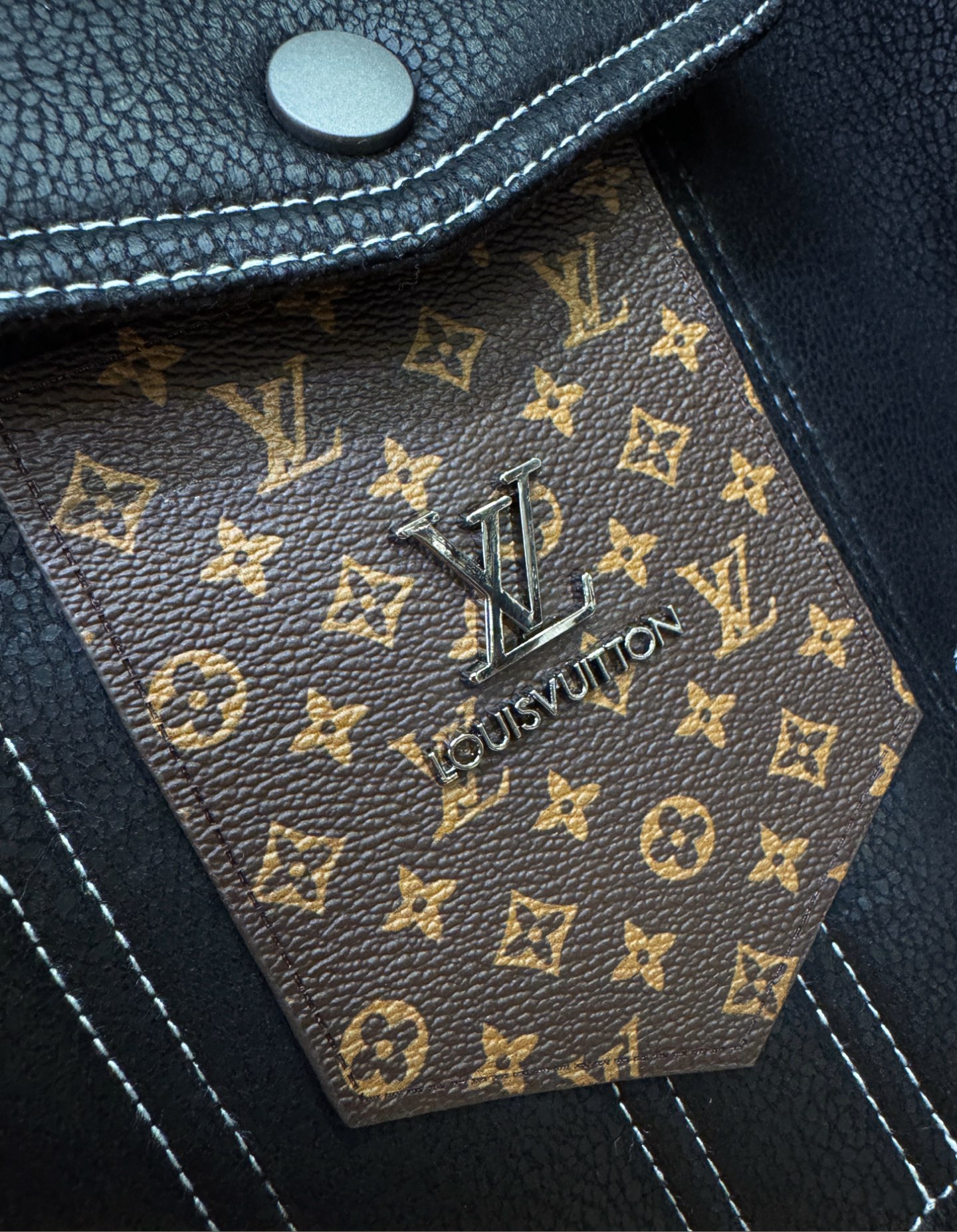 LV路易威登 新品皮毛一体，原生态人造皮面料；100%进口皮毛一体！采用进口人造皮皮料！皮料品质相当高级