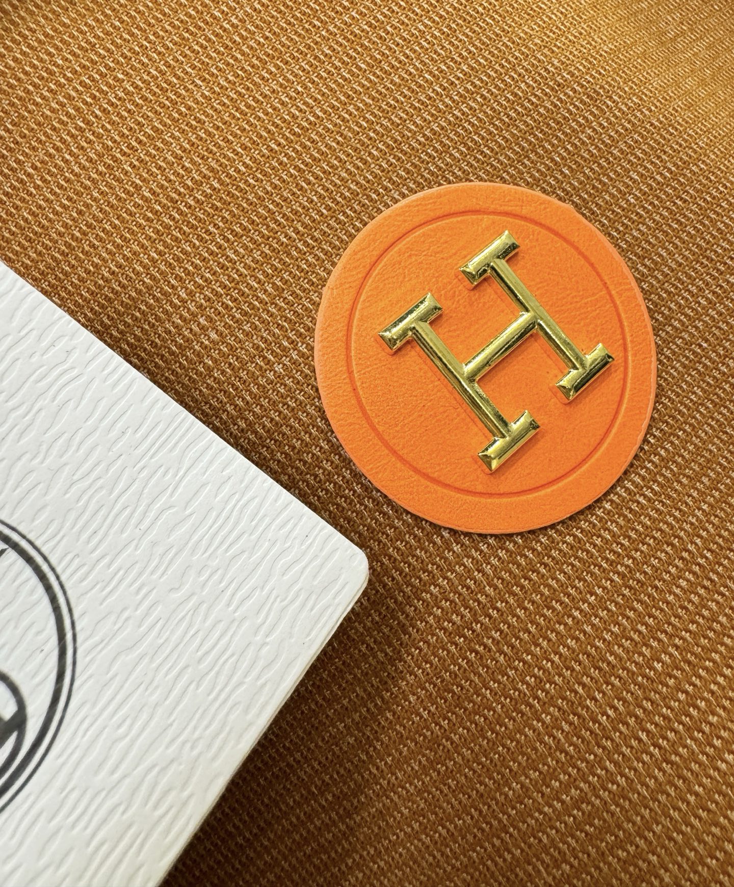 Hermès爱马仕 2025新款 夹克外套，意大利进口面料时尚夹克外套。欧洲专柜同步，上身更随意大方，专