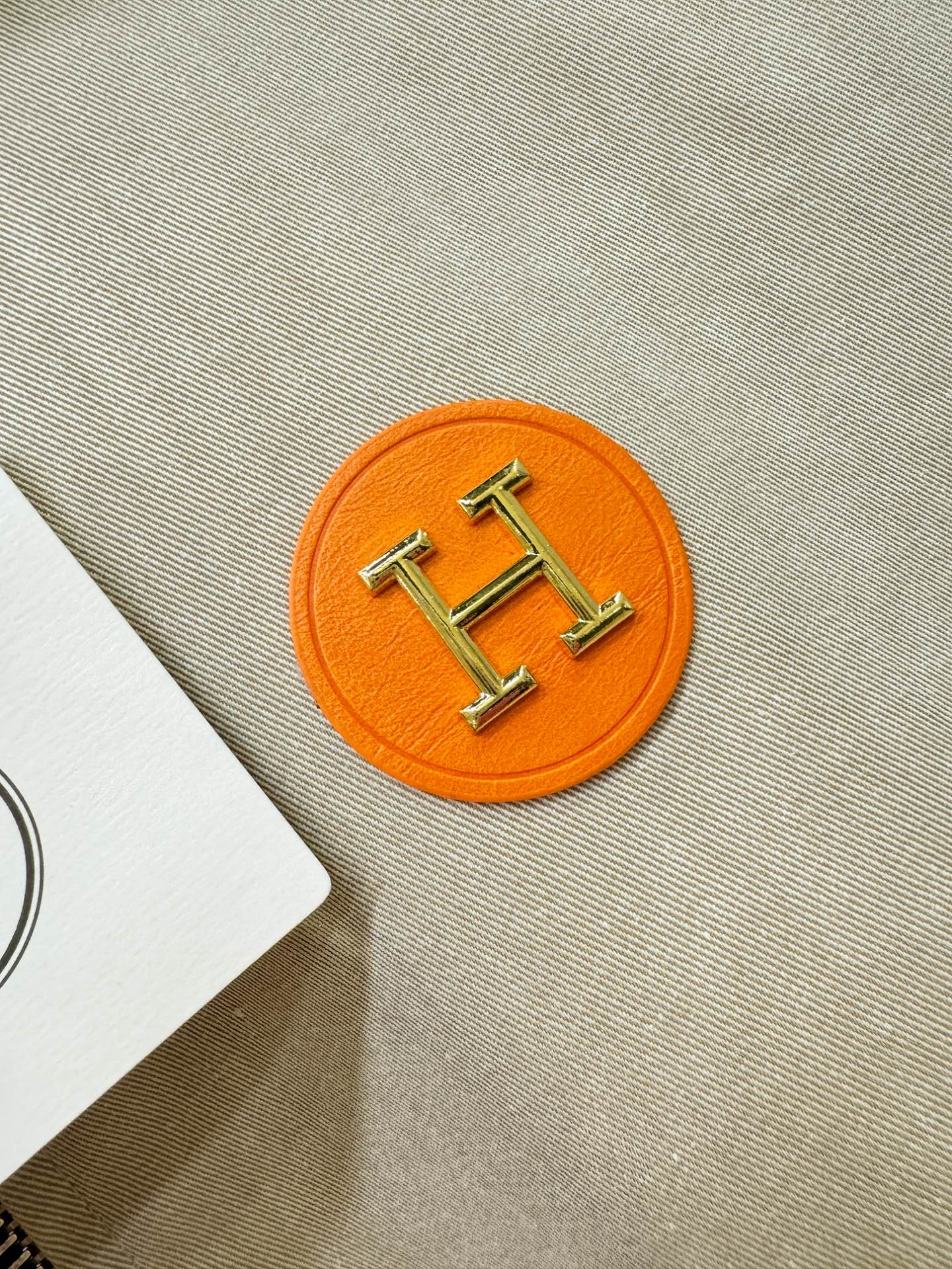 Hermès爱马仕 2025新款 夹克外套，意大利进口面料时尚夹克外套。欧洲专柜同步，上身更随意大方，专