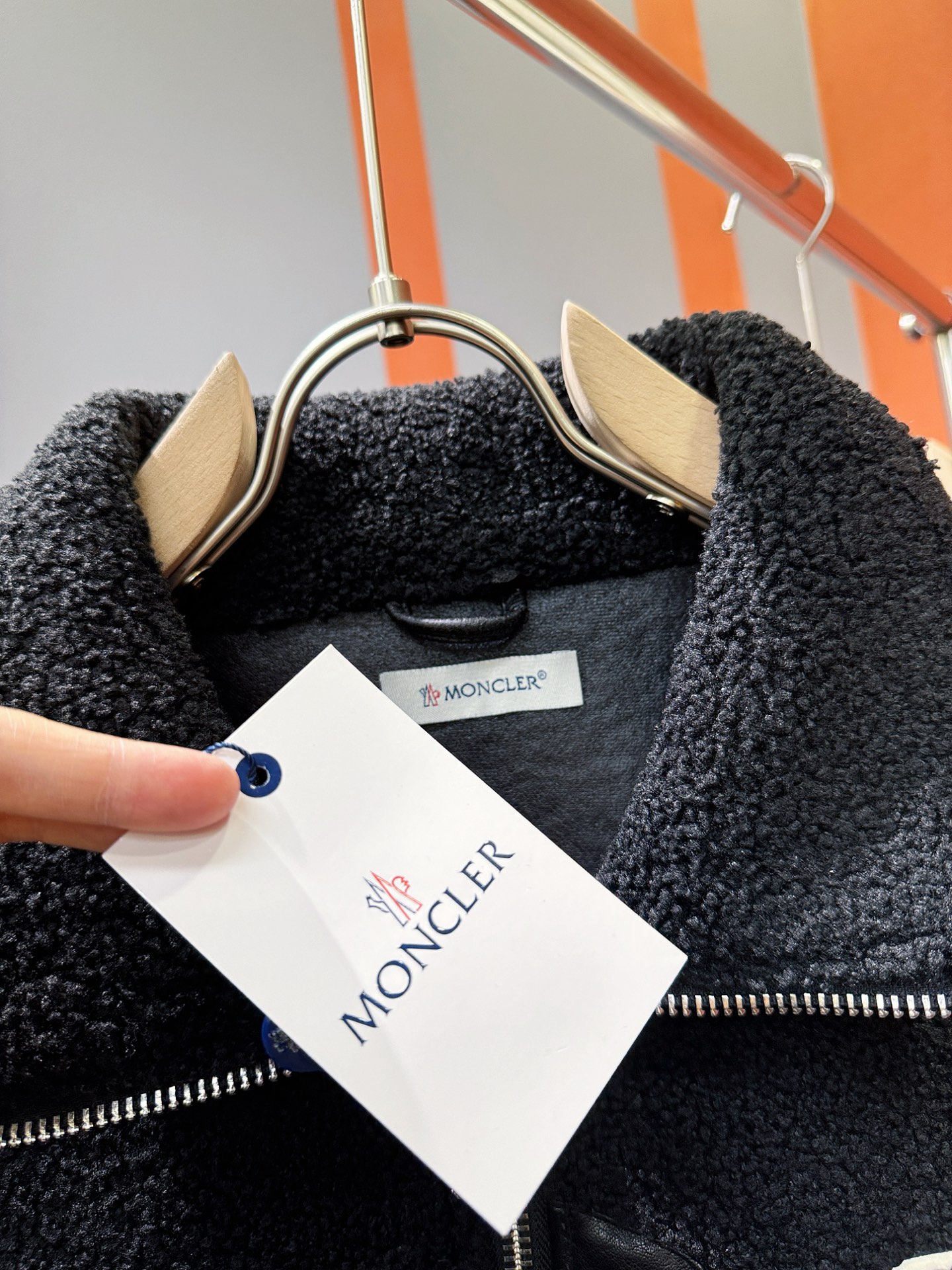 Moncler蒙口 新品皮毛一体，原生态人造皮面料；100%进口皮毛一体！采用进口人造皮！皮料品质相当高