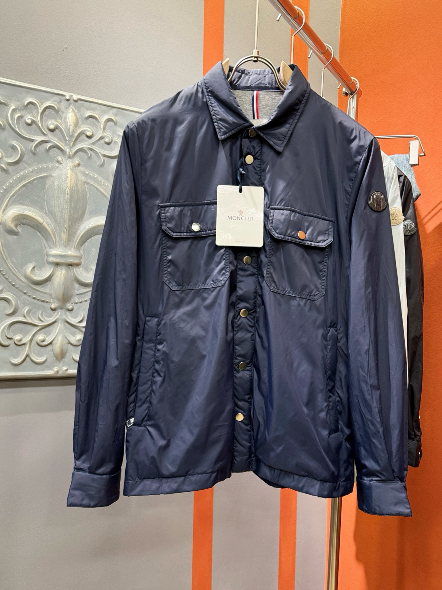 NO:126446,Moncler cover 2025 spring new jacket jacket, imported Italian fabric fashionable jacket. Original hardware accessories, European counters synchronized, the upper body is more casual and elegant, the counter original hardware is luxurious and high-end customized accessories new work!  Luxury brand characteristics logo embellishment design, the highest quality shipment in the market, original auxiliary materials, the ultimate luxury!  Soft and comfortable. The upper body is so handsome!  Suitable for any scene!  Number of codes: 1-6 codes, christian louboutin, Moncler, jackets & coats, jackets & coats, alexander wang19860909Moncler蒙口 2025春季新款夹克外套,意大利进口面料时尚夹克外套.原版五金配件,欧洲专柜同步,上身更随意大方,专柜原版五金奢华高档定制配饰新作！奢华品牌特质logo点缀设计,市场最高品质出货、原版辅料,奢华极致！柔软舒适.上身爆帅！适合任意场景！码数:1-6码,,christian louboutin,Moncler,jackets & coats,jackets & coats,alexander wang,Men's clothing