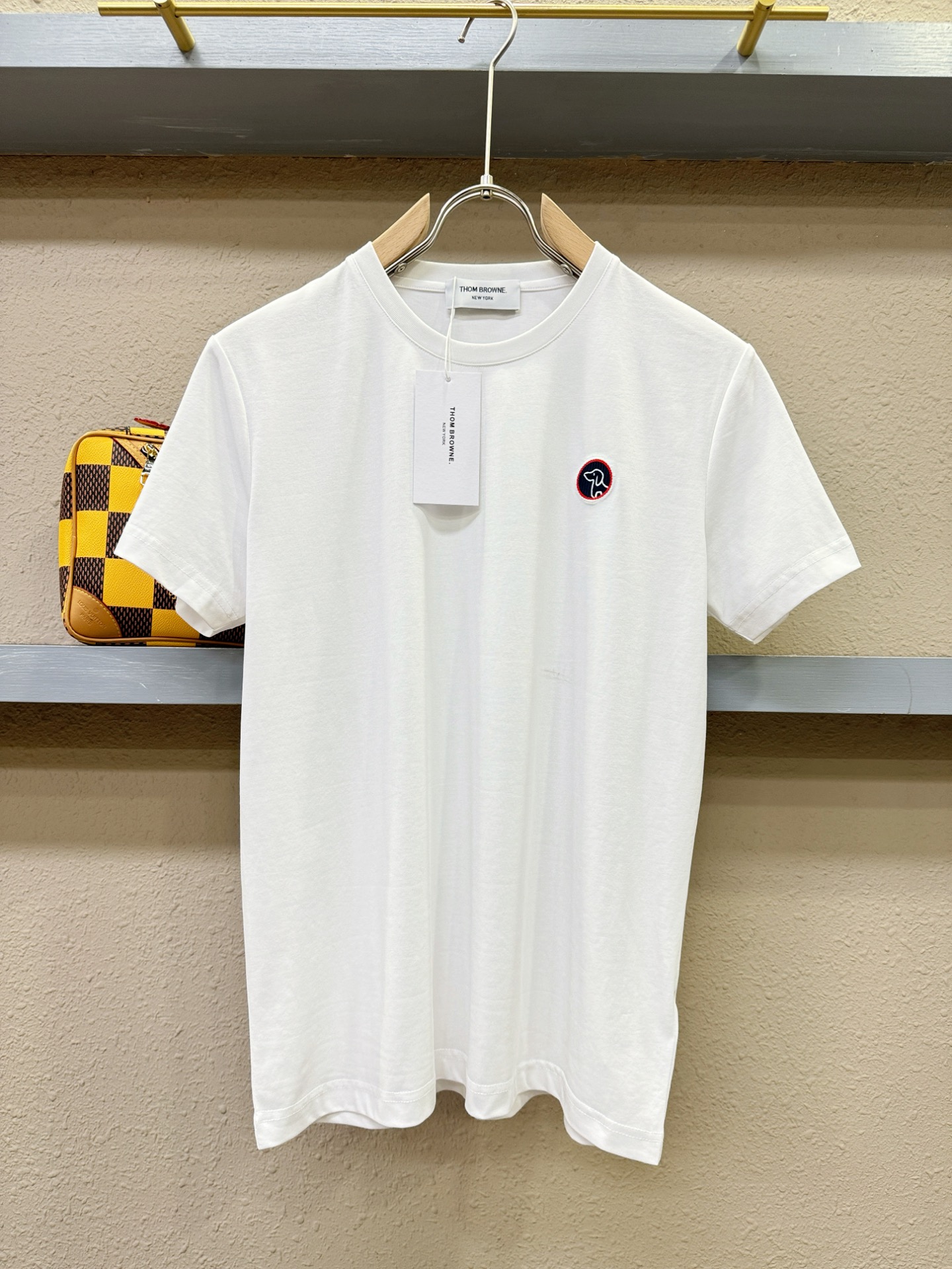 NO:126434,TB Top Quality 2025 new short-sleeved products!  Selected top mercerized cotton fabrics, soft to the touch. Top imported private goods, fashionable design, trendy short sleeves, undeniable quality, excellent effect on the upper body, the same style as the luxury official website!  Size M-XXL, T-shirt,alexander wang19860909TB 顶级品质 2025款新品短袖！精选顶级丝光棉面料,手感柔软.顶级进口私货,时尚设计潮流短袖,不失奢华 品质毋庸置疑 上身效果超赞,奢华官网同款！尺码M-XXL,,T-shirt,alexander wang,Men's clothing