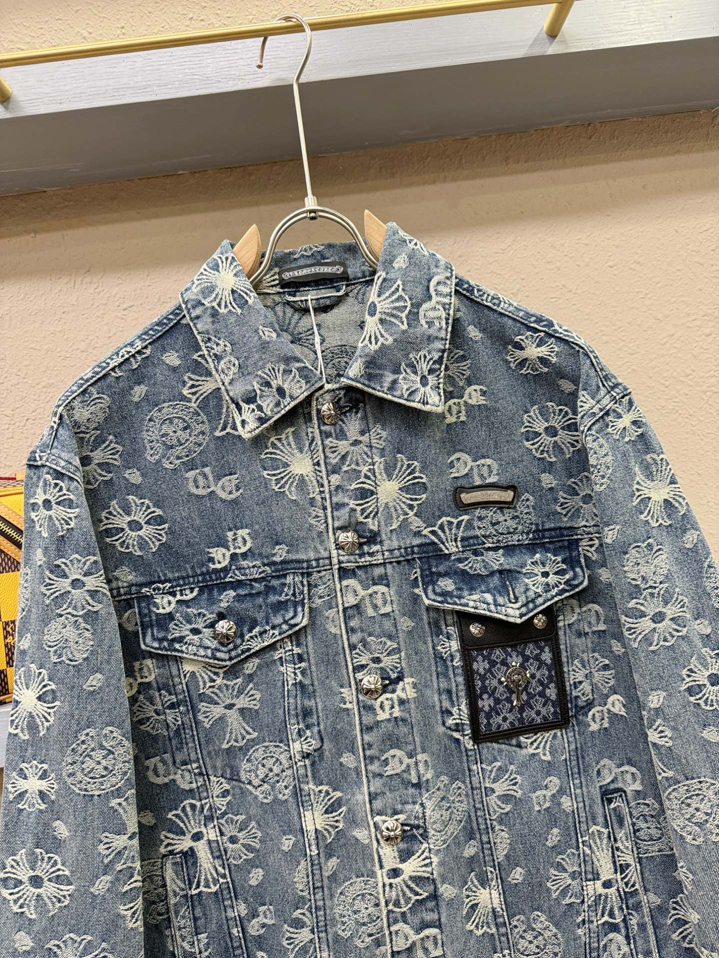 CHROME HEARTS 克罗心 2025新品男女同款牛仔外套，时装圈人气极为火热的单品，是时尚大咖们