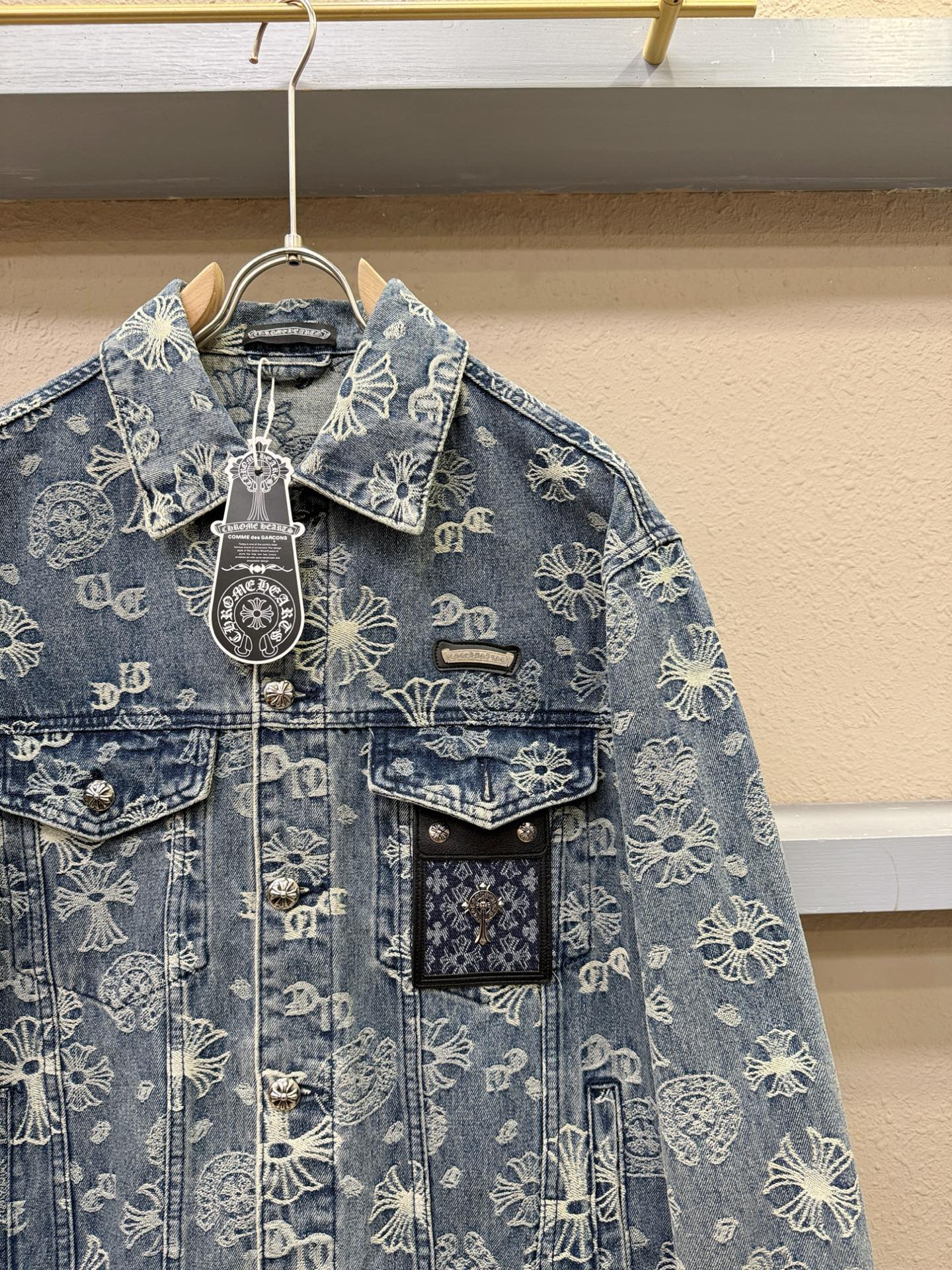 CHROME HEARTS 克罗心 2025新品男女同款牛仔外套，时装圈人气极为火热的单品，是时尚大咖们