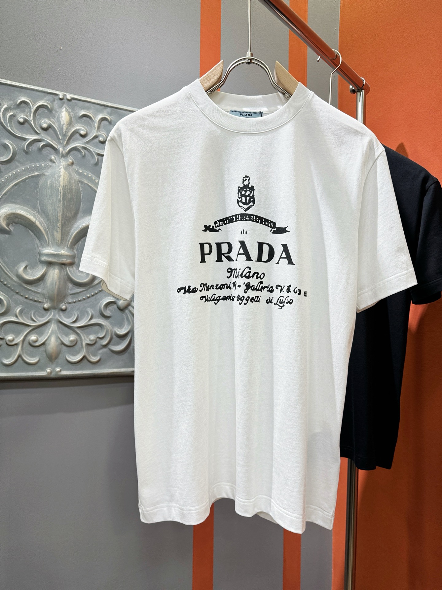 PRADA 普拉达 2025款新品短袖！原版定制面料，手感柔软。顶...