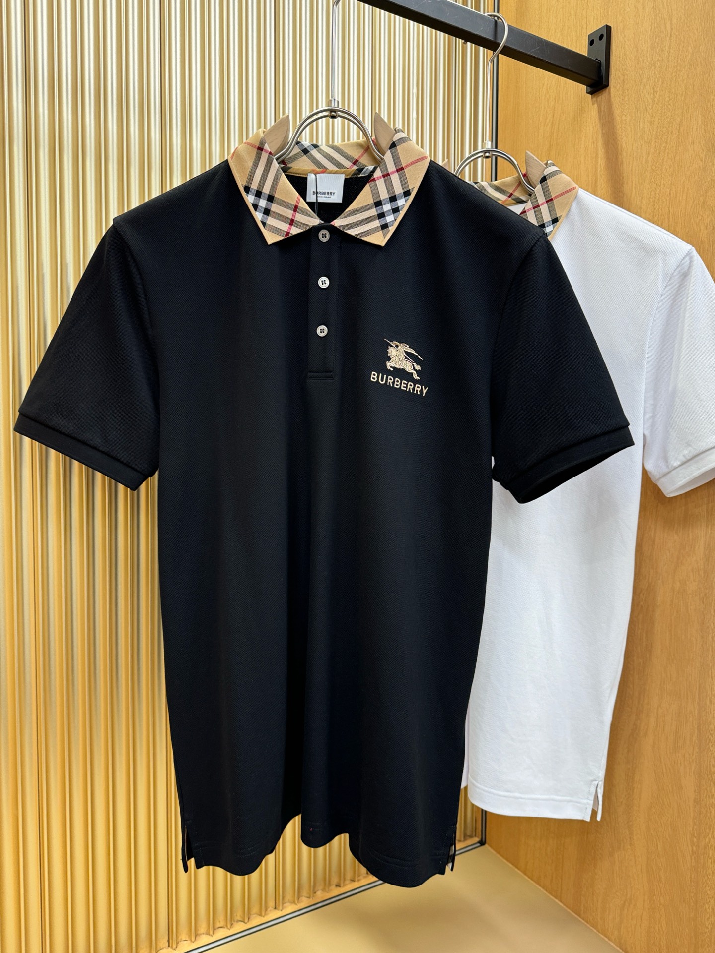 BURBERRY巴宝莉  2025官方春夏新款 男士翻领短袖POLO衫，胸口...