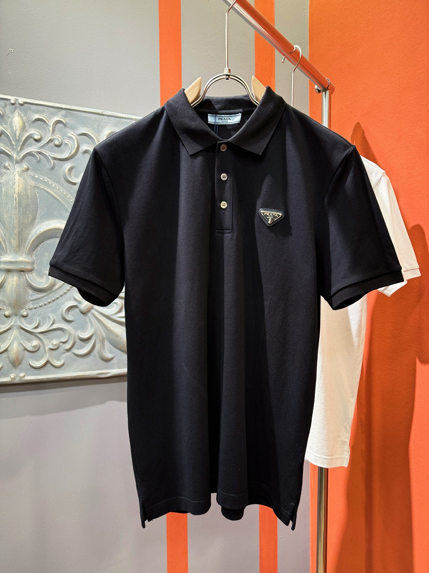 PRADA 普拉达 2025官方春夏新款 男士翻领短袖POLO衫，胸口精...