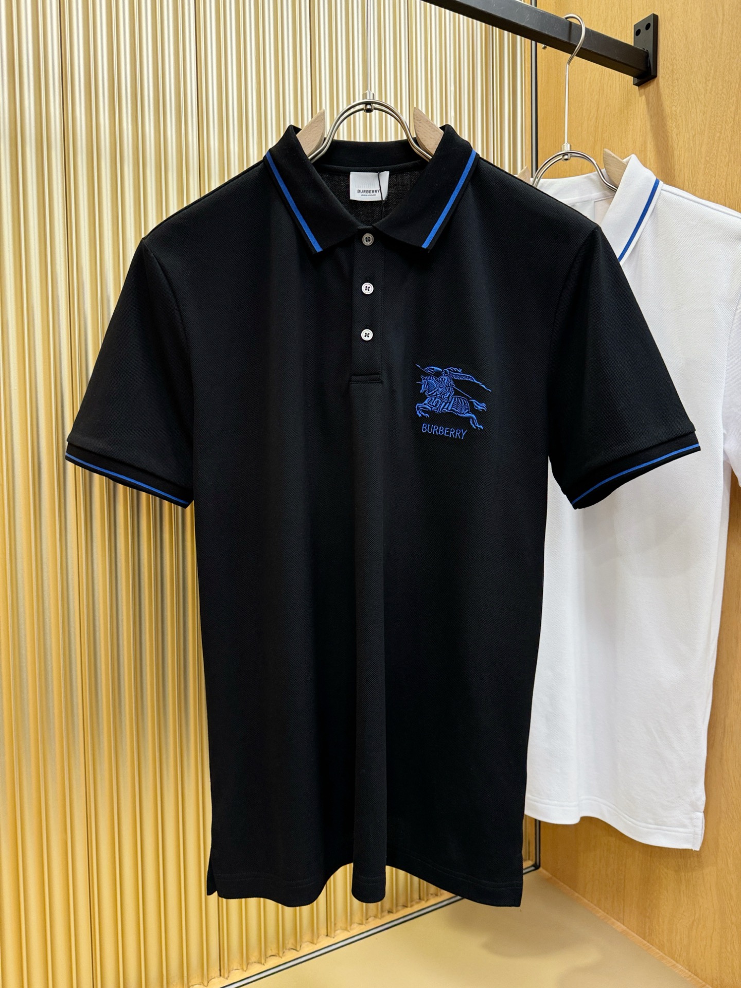 BURBERRY巴宝莉  2025官方春夏新款 男士翻领短袖POLO衫，胸口...