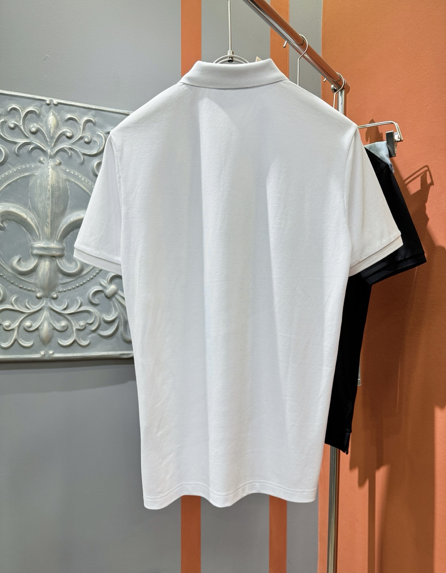  PRADA 普拉达 2025官方春夏新款 男士翻领短袖POLO衫，胸口精致Logo，高端主线系列，进口