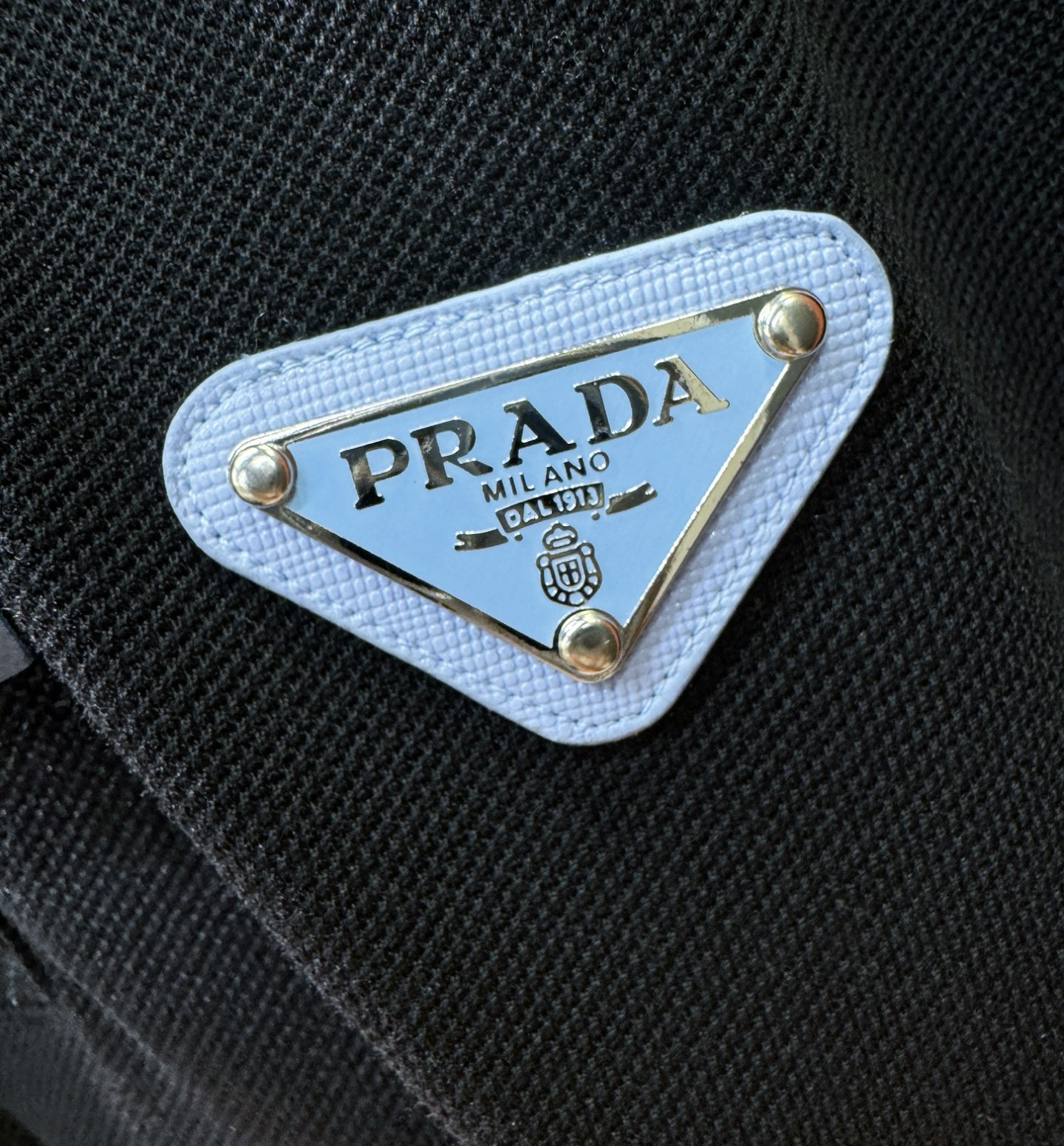  PRADA 普拉达 2025官方春夏新款 男士翻领短袖POLO衫，胸口精致Logo，高端主线系列，进口