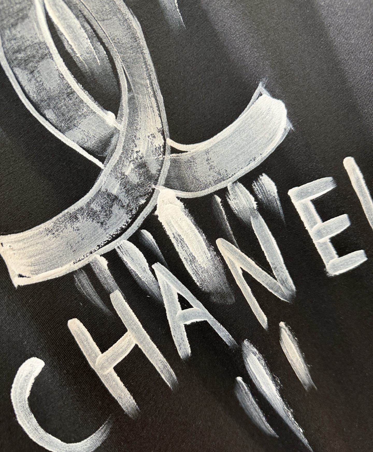  香奈儿 2025款新品短袖！原版定制面料，手感柔软。顶级进口私货，时尚设计潮流短袖，不失奢华 品质毋庸