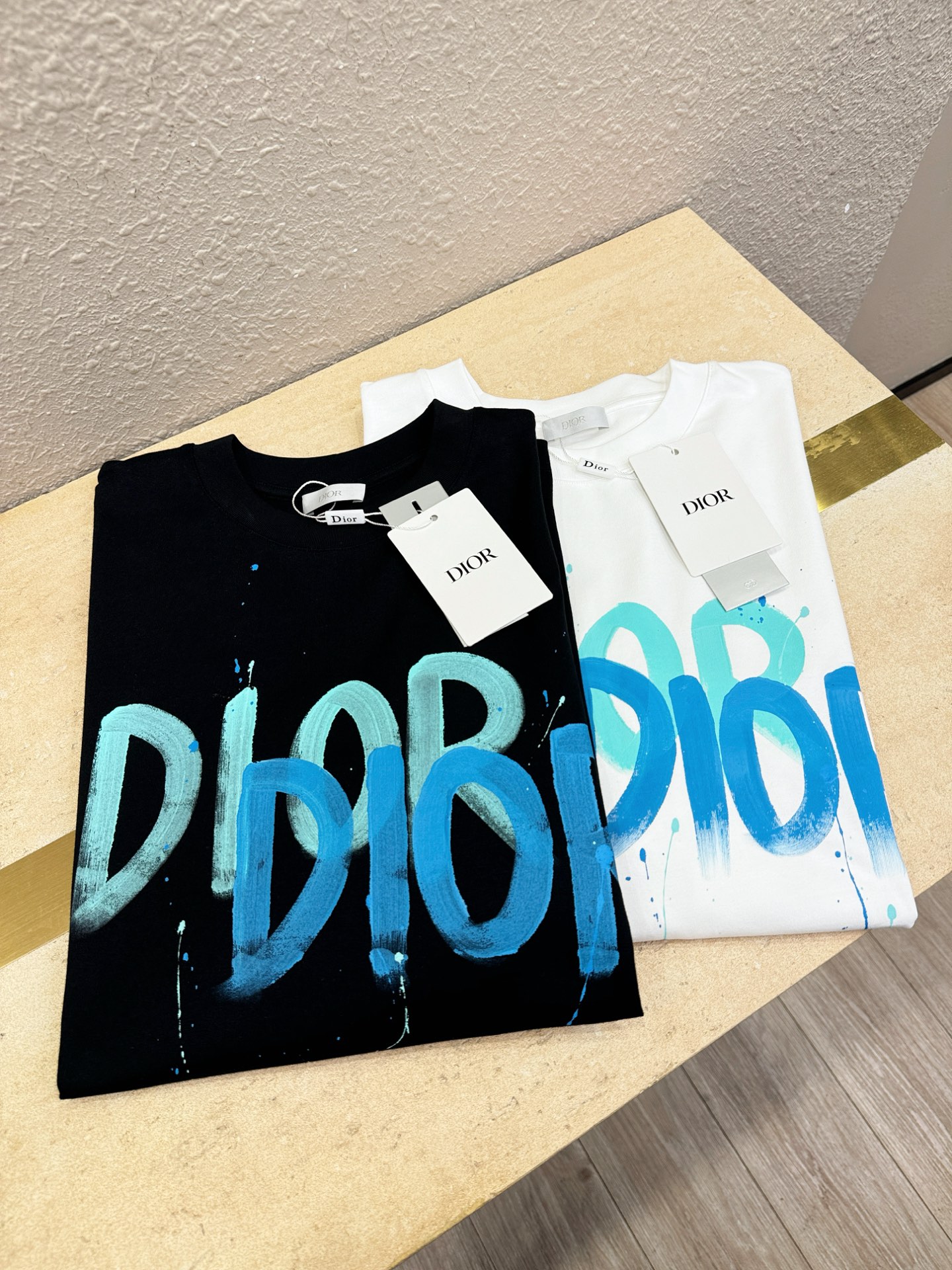  Dior迪奥2025款新品短袖！原版定制面料，手感柔软。顶级进口私货，时尚设计潮流短袖，不失奢华 品质