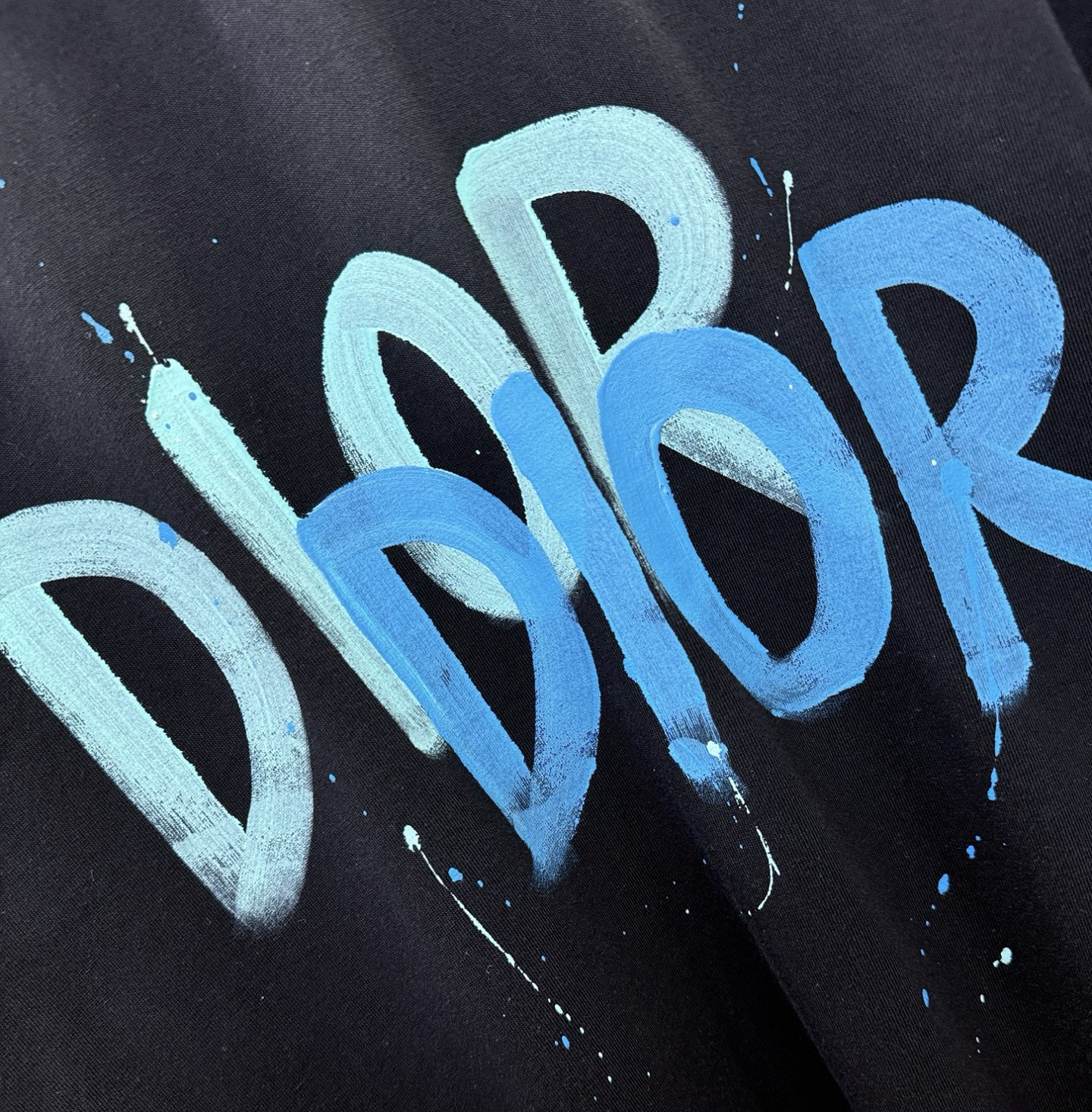  Dior迪奥2025款新品短袖！原版定制面料，手感柔软。顶级进口私货，时尚设计潮流短袖，不失奢华 品质