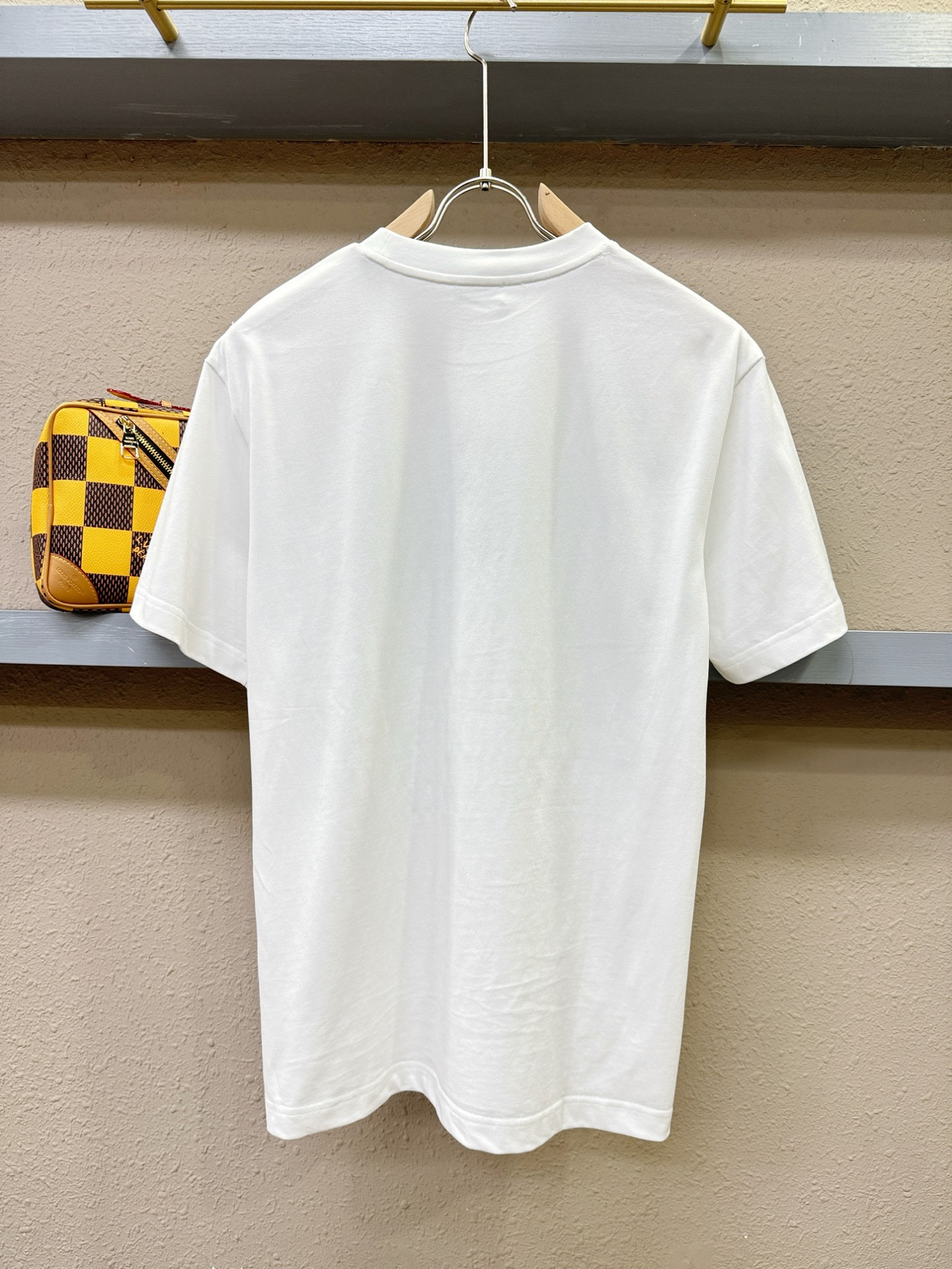  Dior迪奥2025款新品短袖！原版定制面料，手感柔软。顶级进口私货，时尚设计潮流短袖，不失奢华 品质