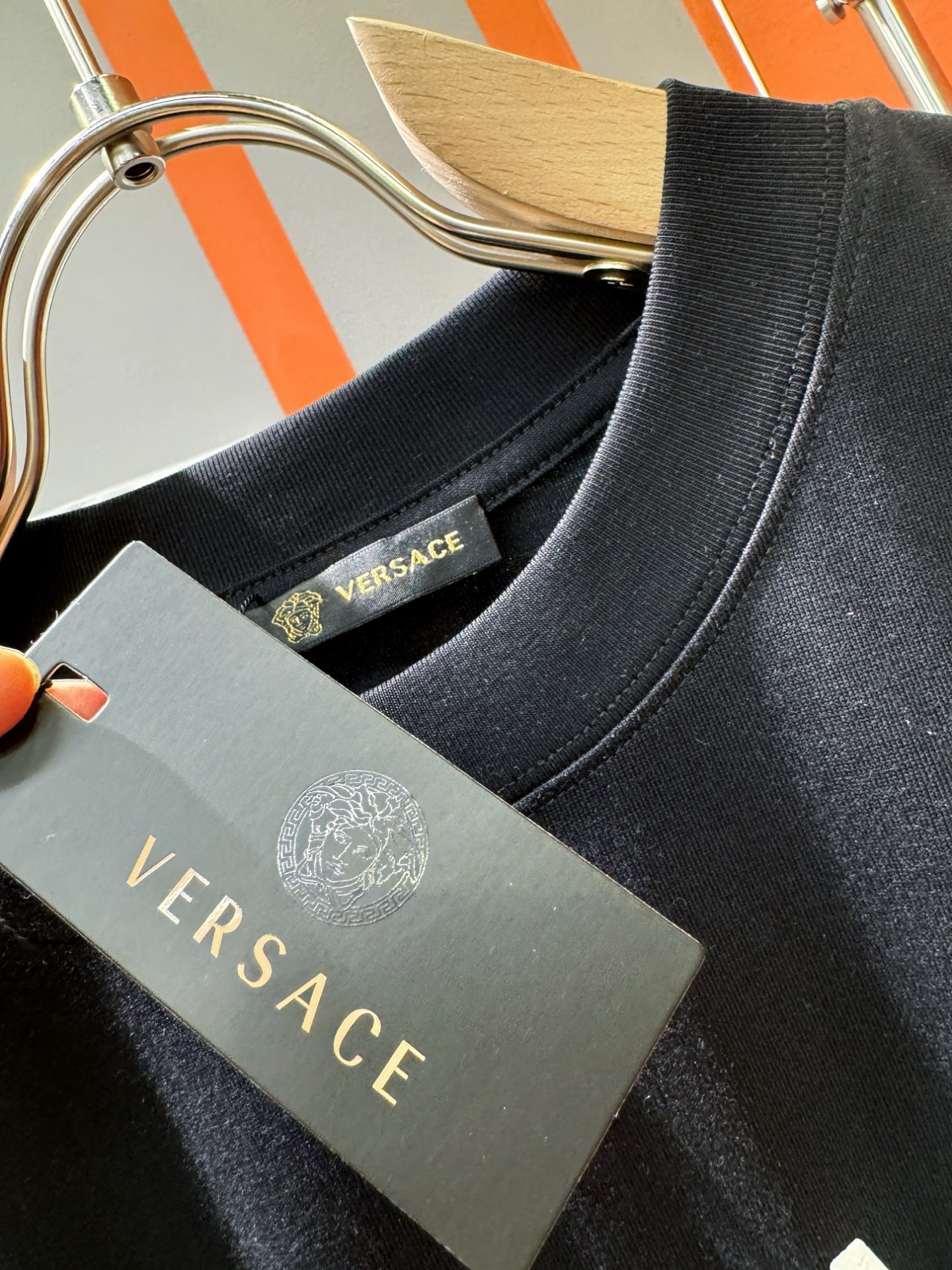  Versace 范思哲 2025款新品短袖！原版定制面料，手感柔软。顶级进口私货，时尚设计潮流短袖，不