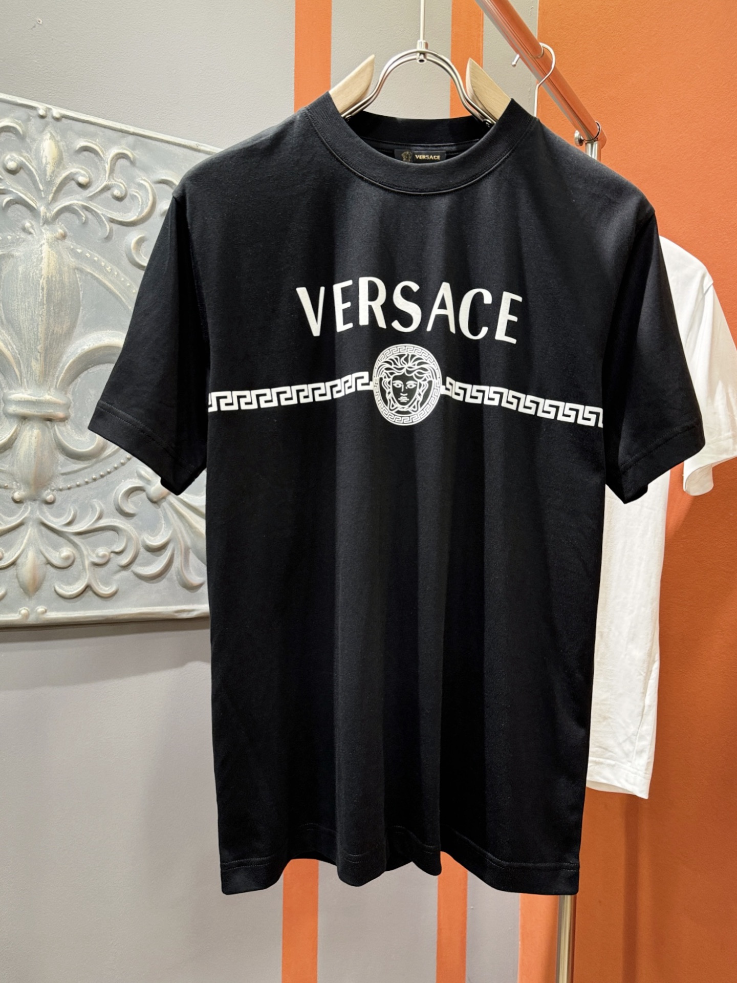  Versace 范思哲 2025款新品短袖！原版定制面料，手感柔软。顶级进口私货，时尚设计潮流短袖，不