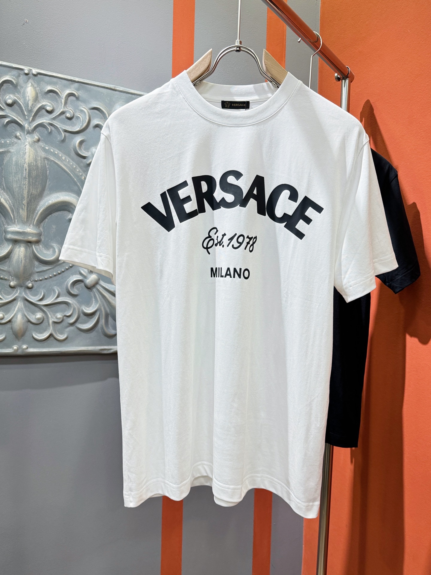  Versace 范思哲 2025款新品短袖！原版定制面料，手感柔软。顶级进口私货，时尚设计潮流短袖，不