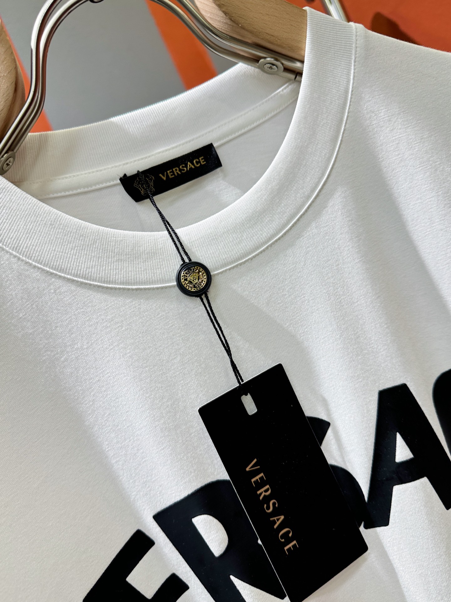  Versace 范思哲 2025款新品短袖！原版定制面料，手感柔软。顶级进口私货，时尚设计潮流短袖，不