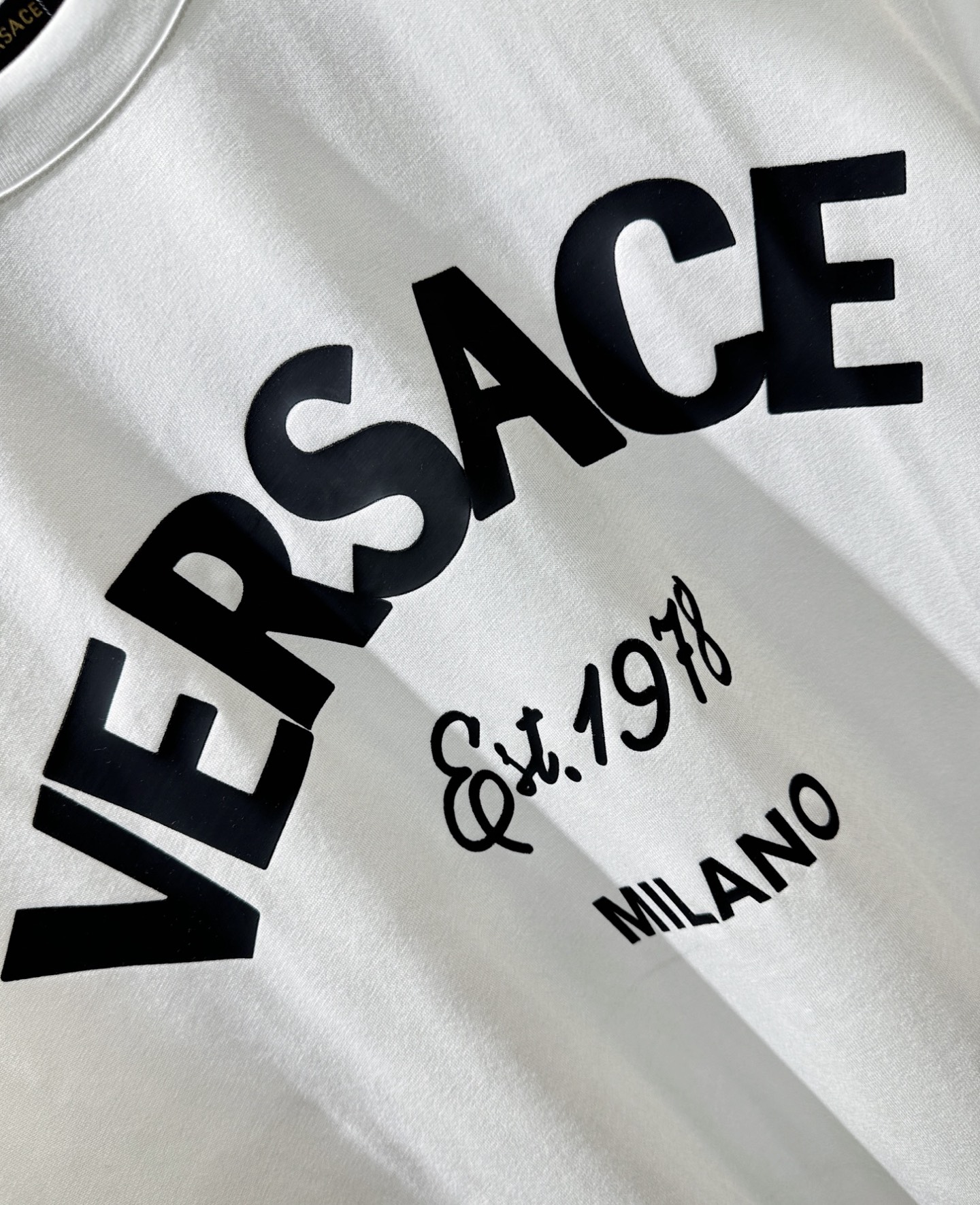  Versace 范思哲 2025款新品短袖！原版定制面料，手感柔软。顶级进口私货，时尚设计潮流短袖，不