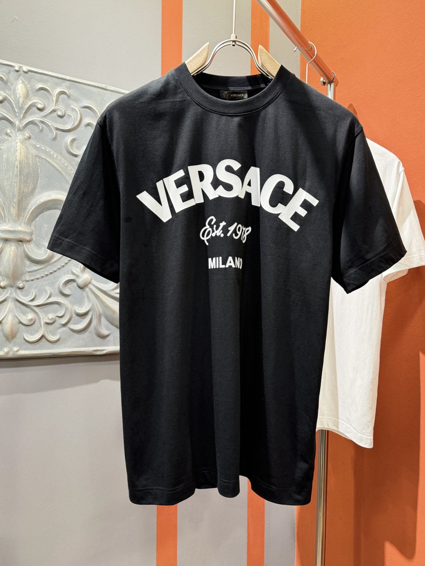  Versace 范思哲 2025款新品短袖！原版定制面料，手感柔软。顶级进口私货，时尚设计潮流短袖，不
