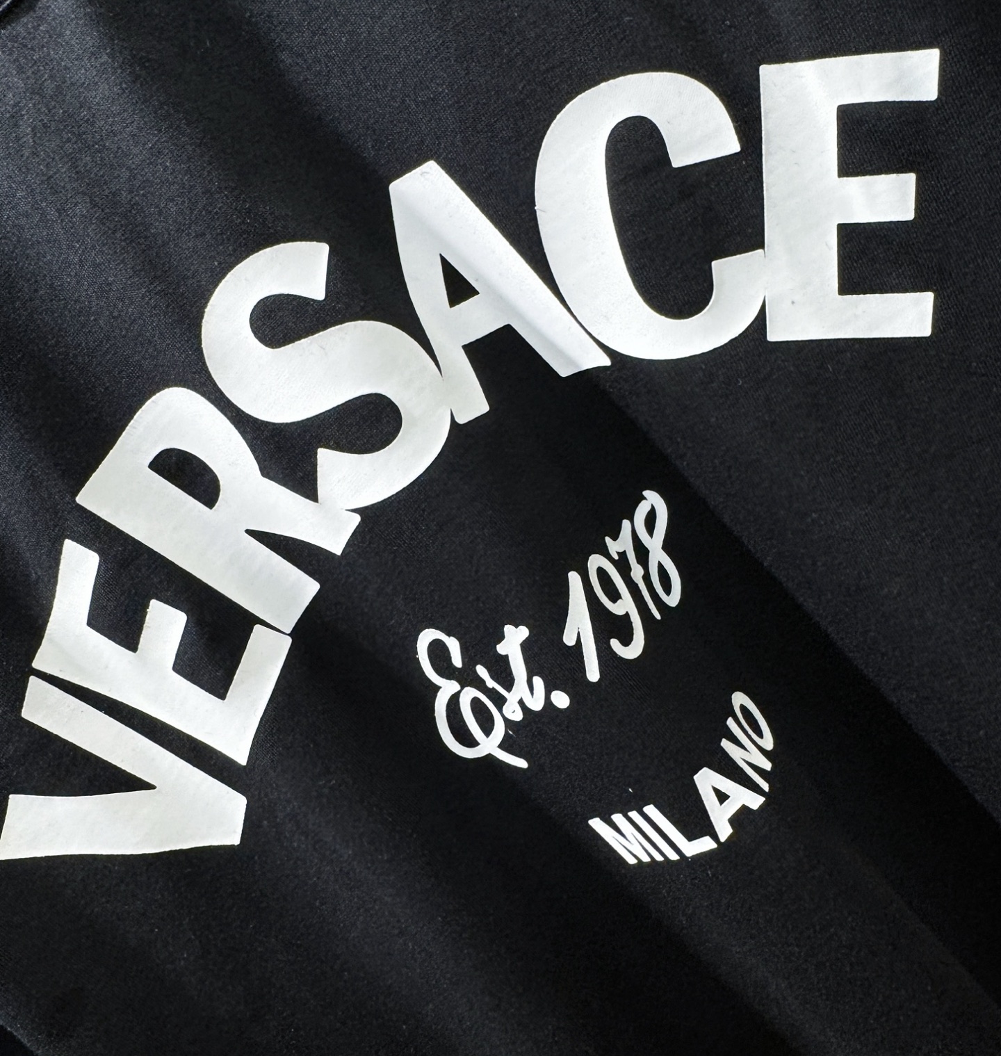  Versace 范思哲 2025款新品短袖！原版定制面料，手感柔软。顶级进口私货，时尚设计潮流短袖，不