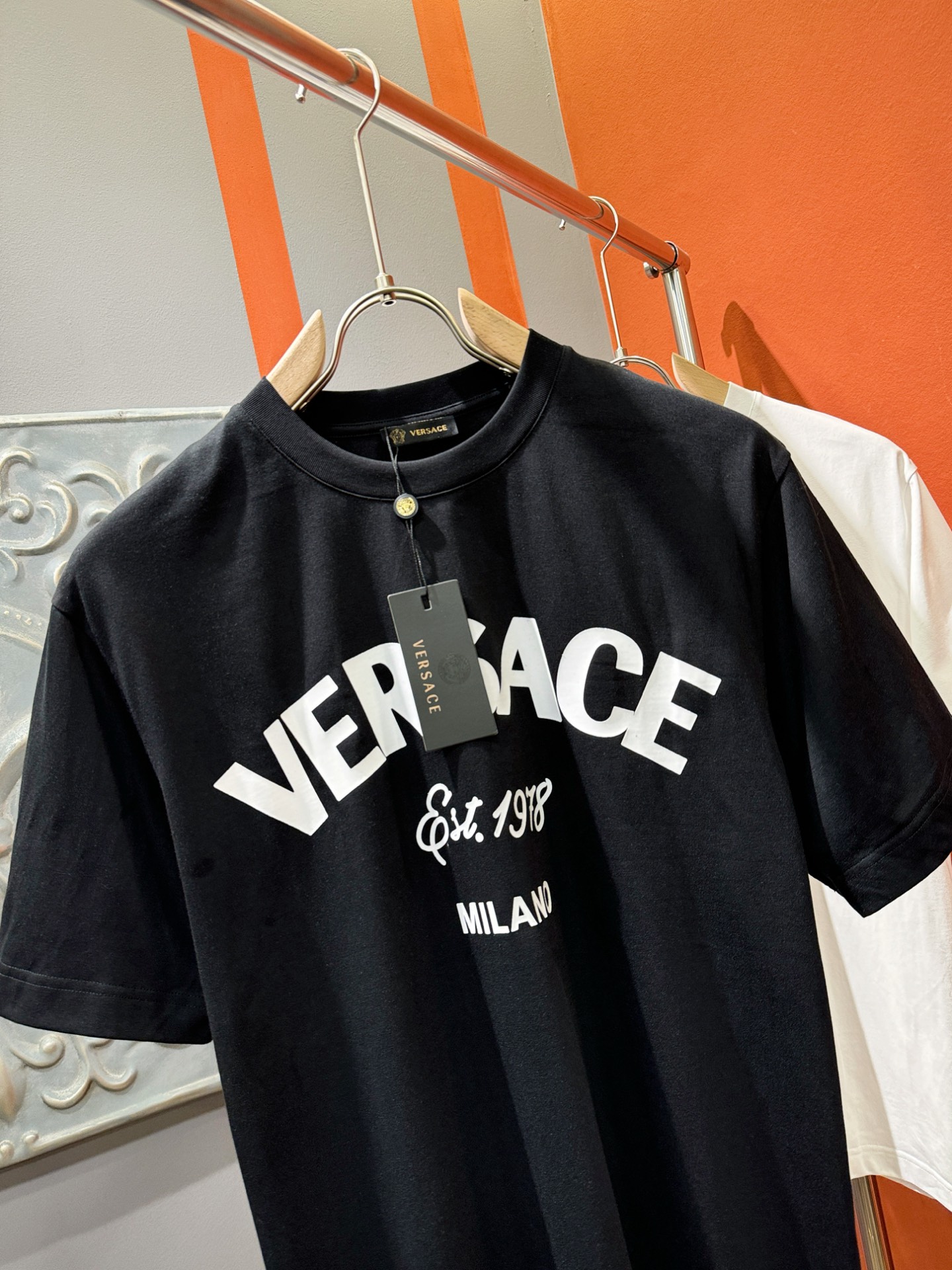  Versace 范思哲 2025款新品短袖！原版定制面料，手感柔软。顶级进口私货，时尚设计潮流短袖，不