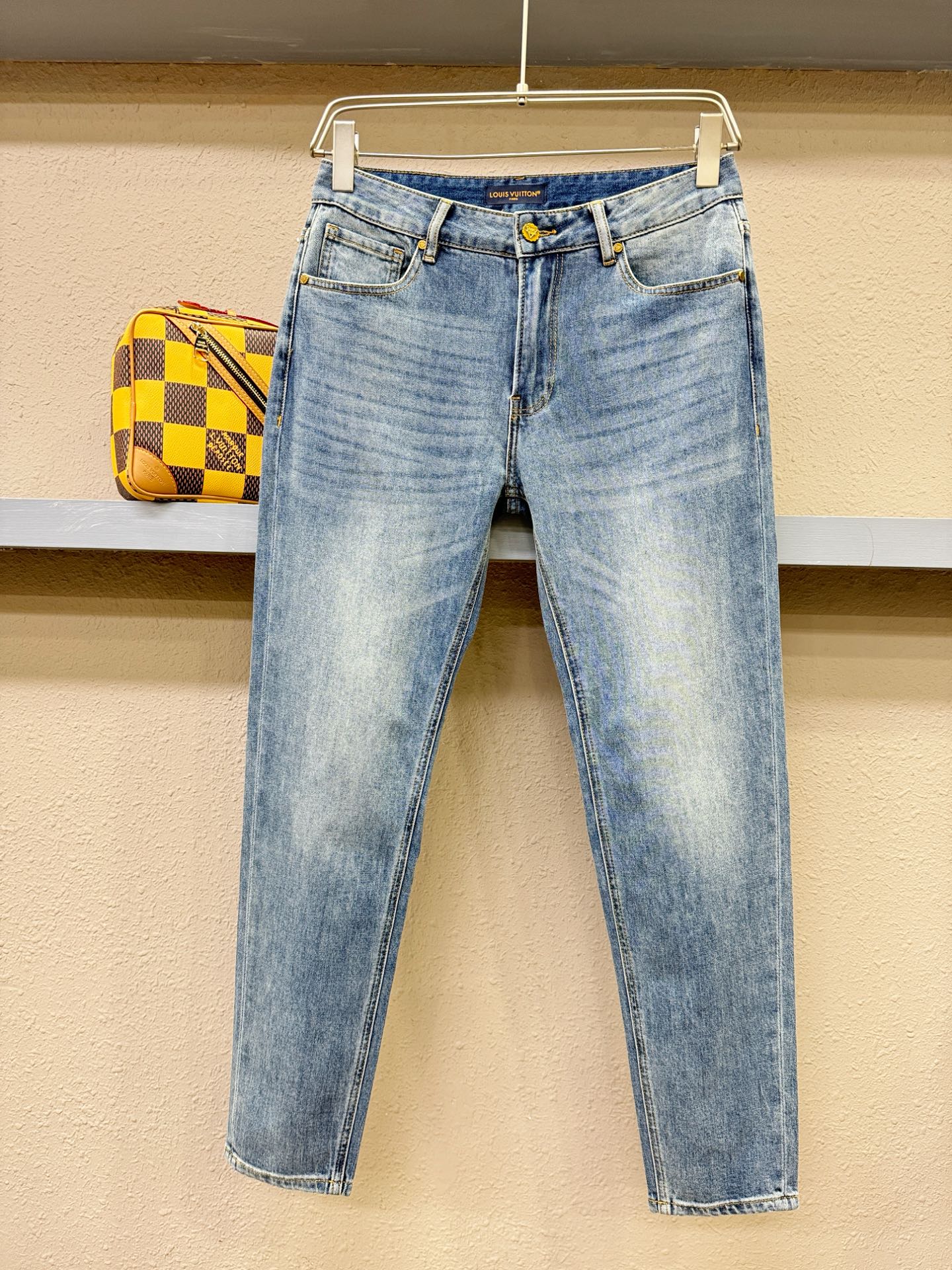 LV  牛仔裤服装,lv 1