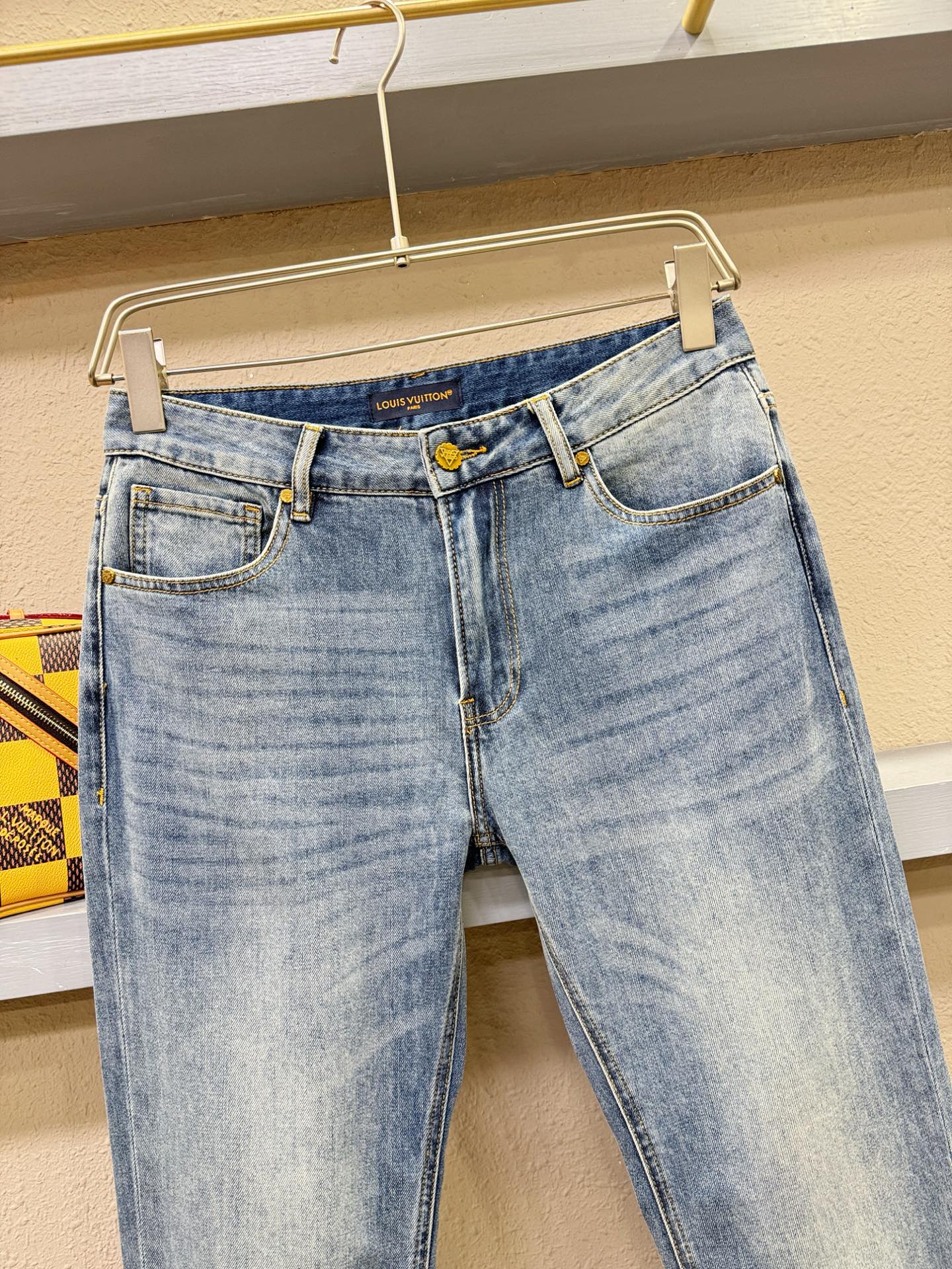 LV  牛仔裤服装,lv 3