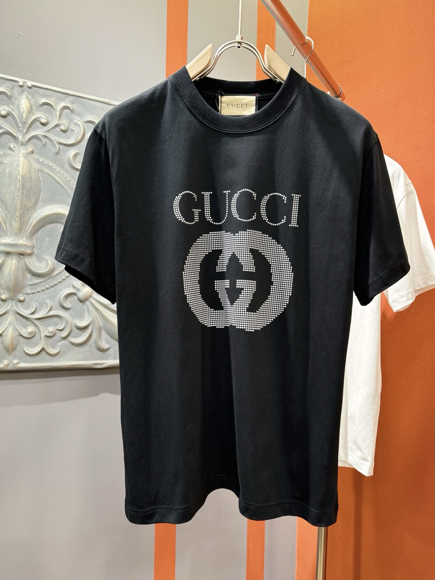 Gucci古奇 2025春夏新款短袖T恤！走秀图案时尚休闲短袖T恤衫！设计logo设计！极具设计精选客