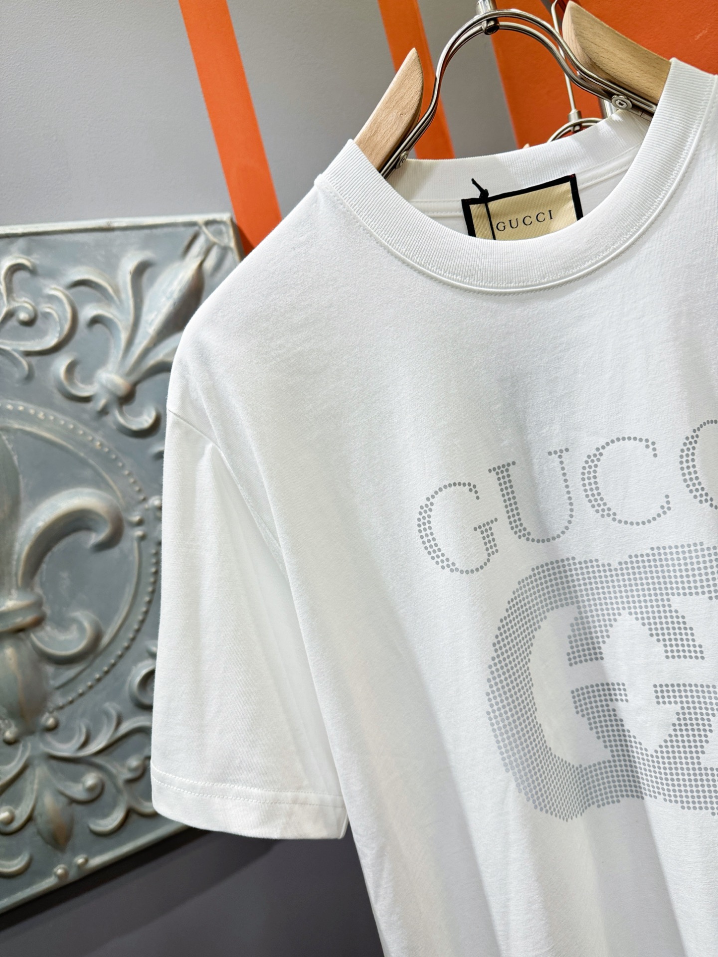  Gucci古奇 2025春夏新款短袖T恤！走秀图案时尚休闲短袖T恤衫！设计logo设计！极具设计精选客