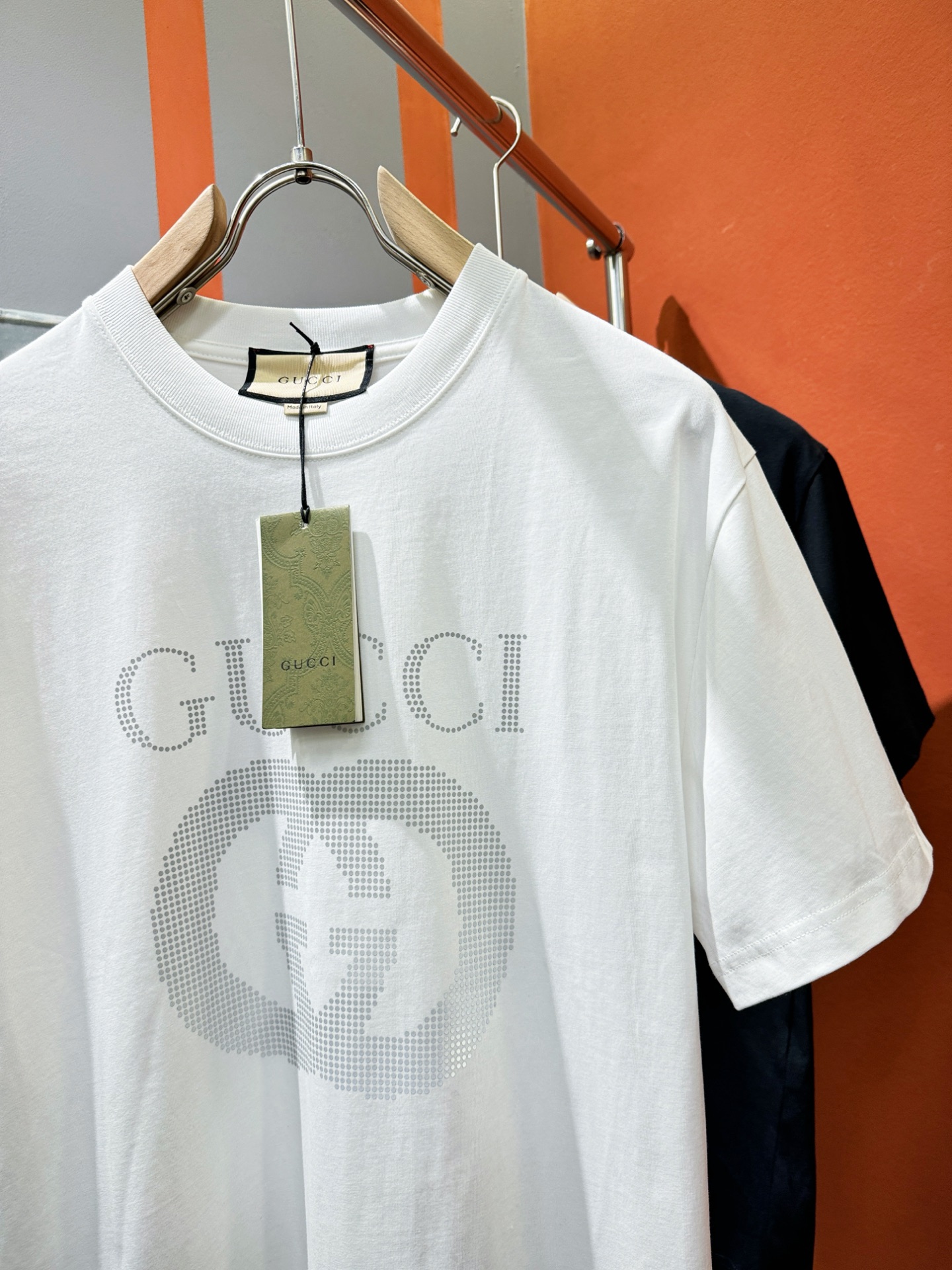 Gucci古奇 2025春夏新款短袖T恤！走秀图案时尚休闲短袖T恤衫！设计logo设计！极具设计精选客