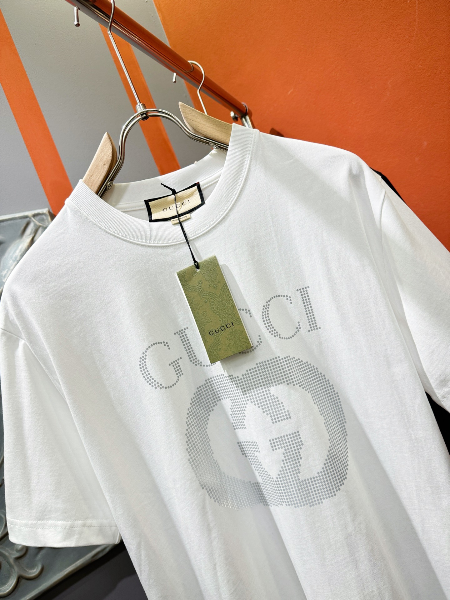  Gucci古奇 2025春夏新款短袖T恤！走秀图案时尚休闲短袖T恤衫！设计logo设计！极具设计精选客