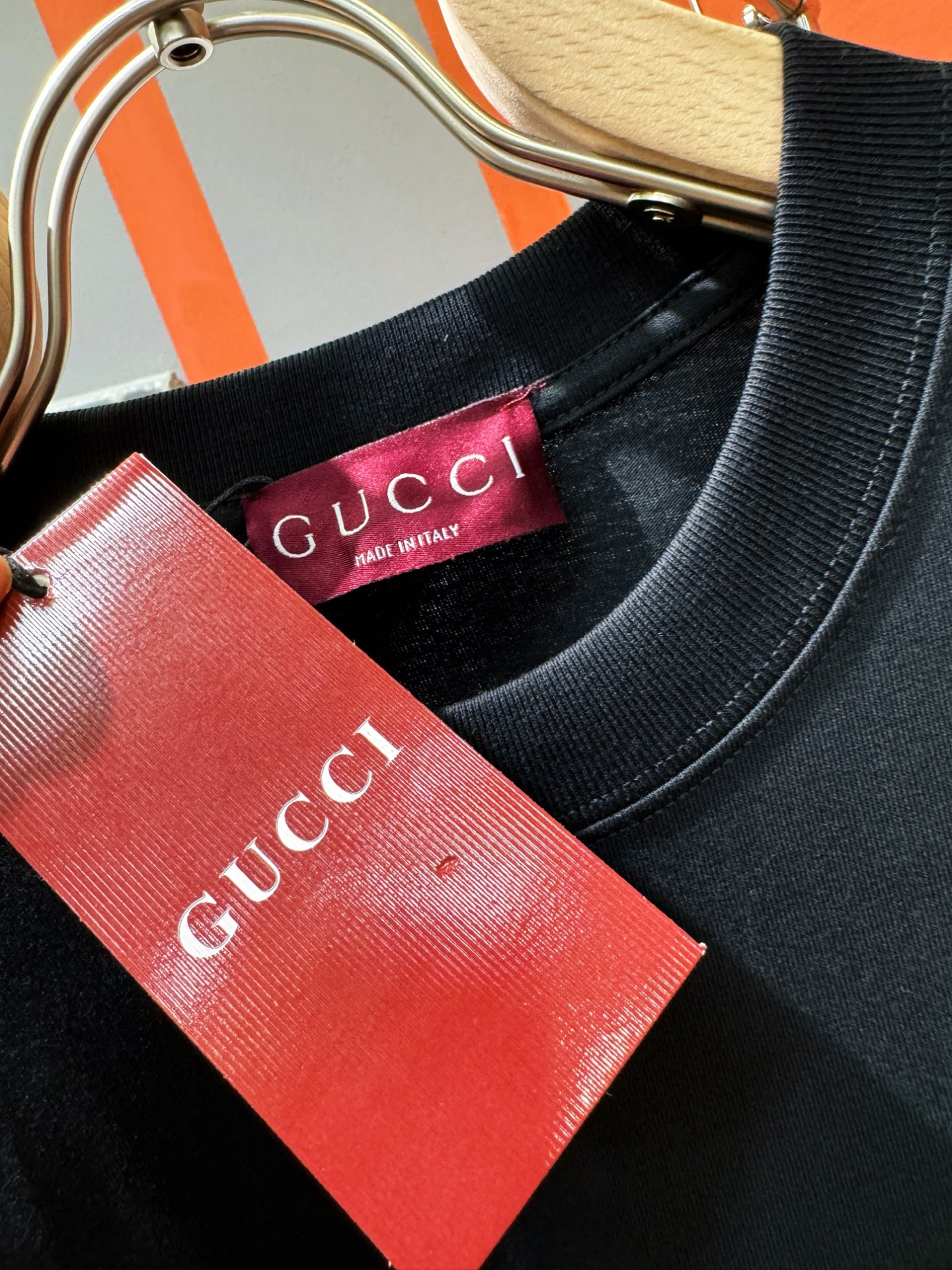  Gucci古奇 2025春夏新款短袖T恤！走秀图案时尚休闲短袖T恤衫！设计logo设计！极具设计精选客