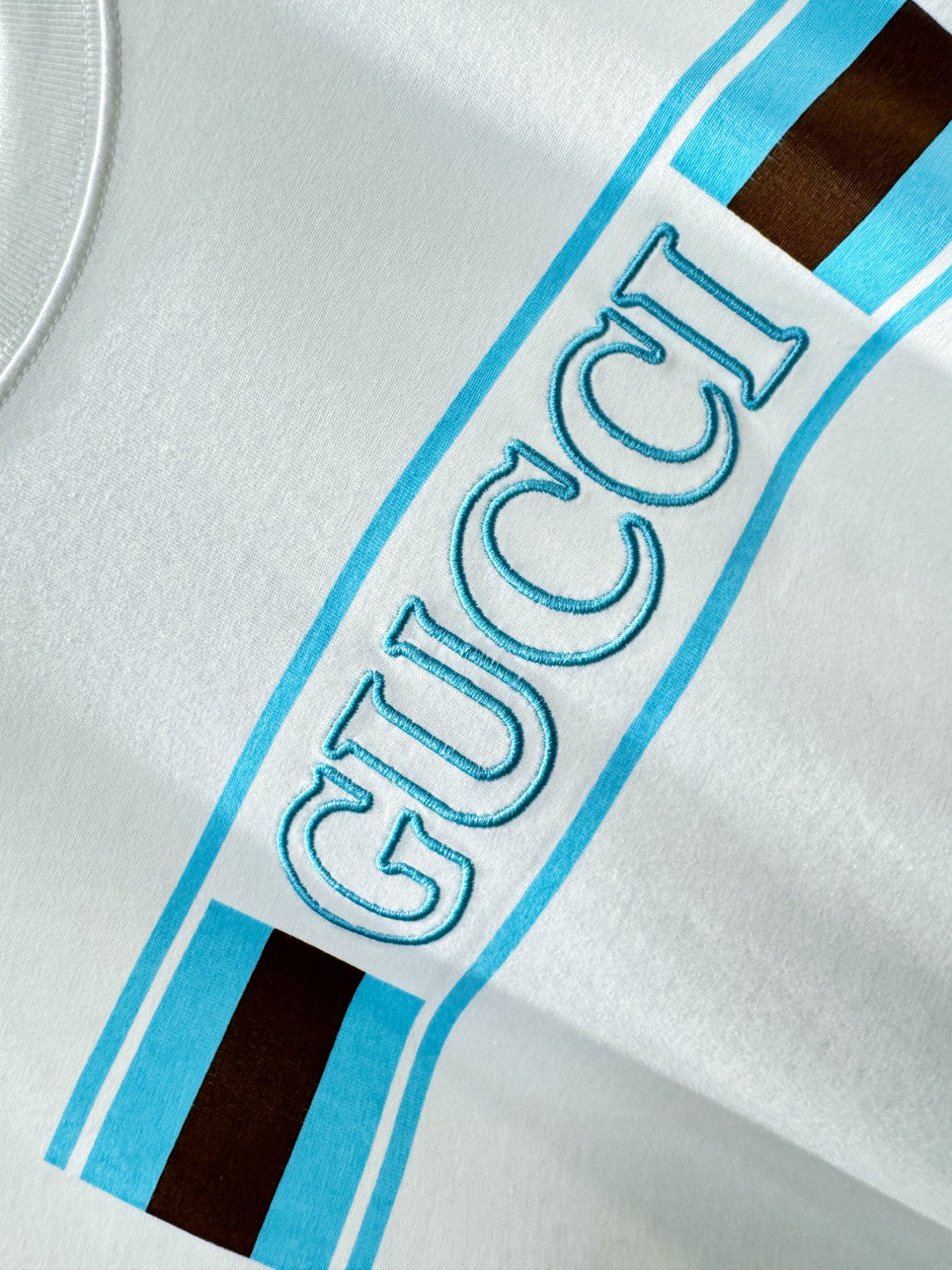  Gucci古奇 2025春夏新款短袖T恤！走秀图案时尚休闲短袖T恤衫！设计logo设计！极具设计精选客