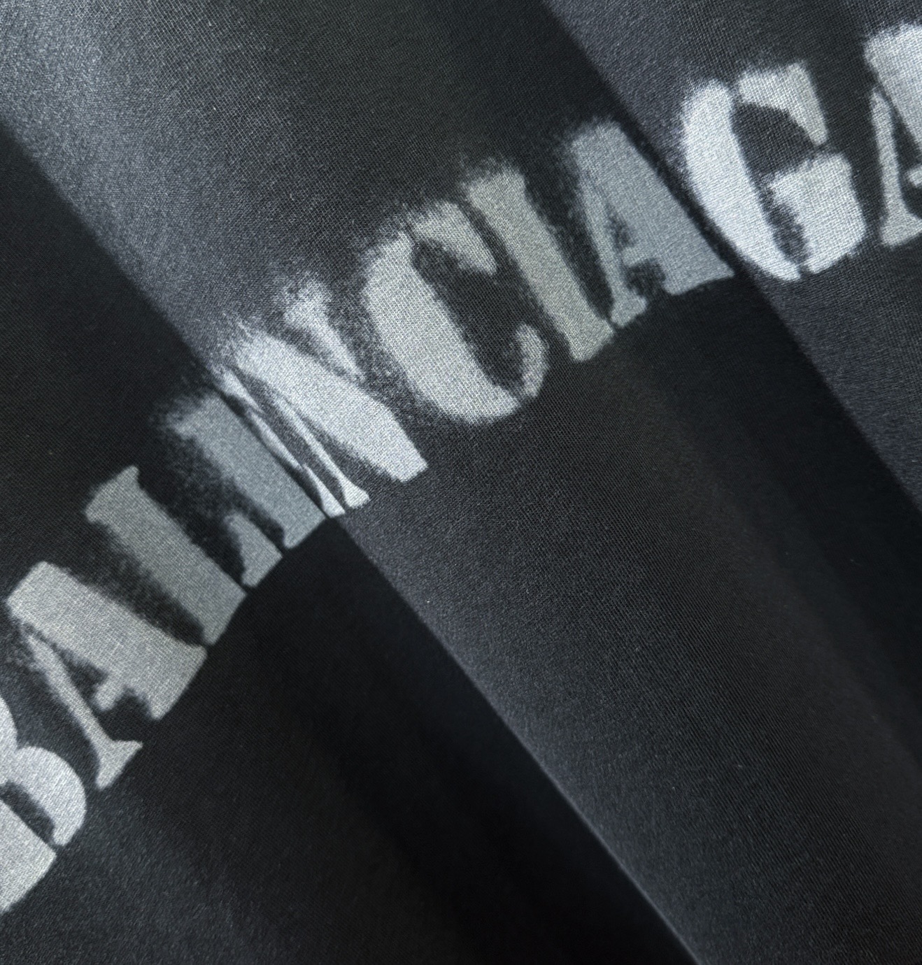  Balenciaga巴黎世家 2025春夏新款短袖T恤！走秀图案时尚休闲短袖T恤衫！设计logo设计！