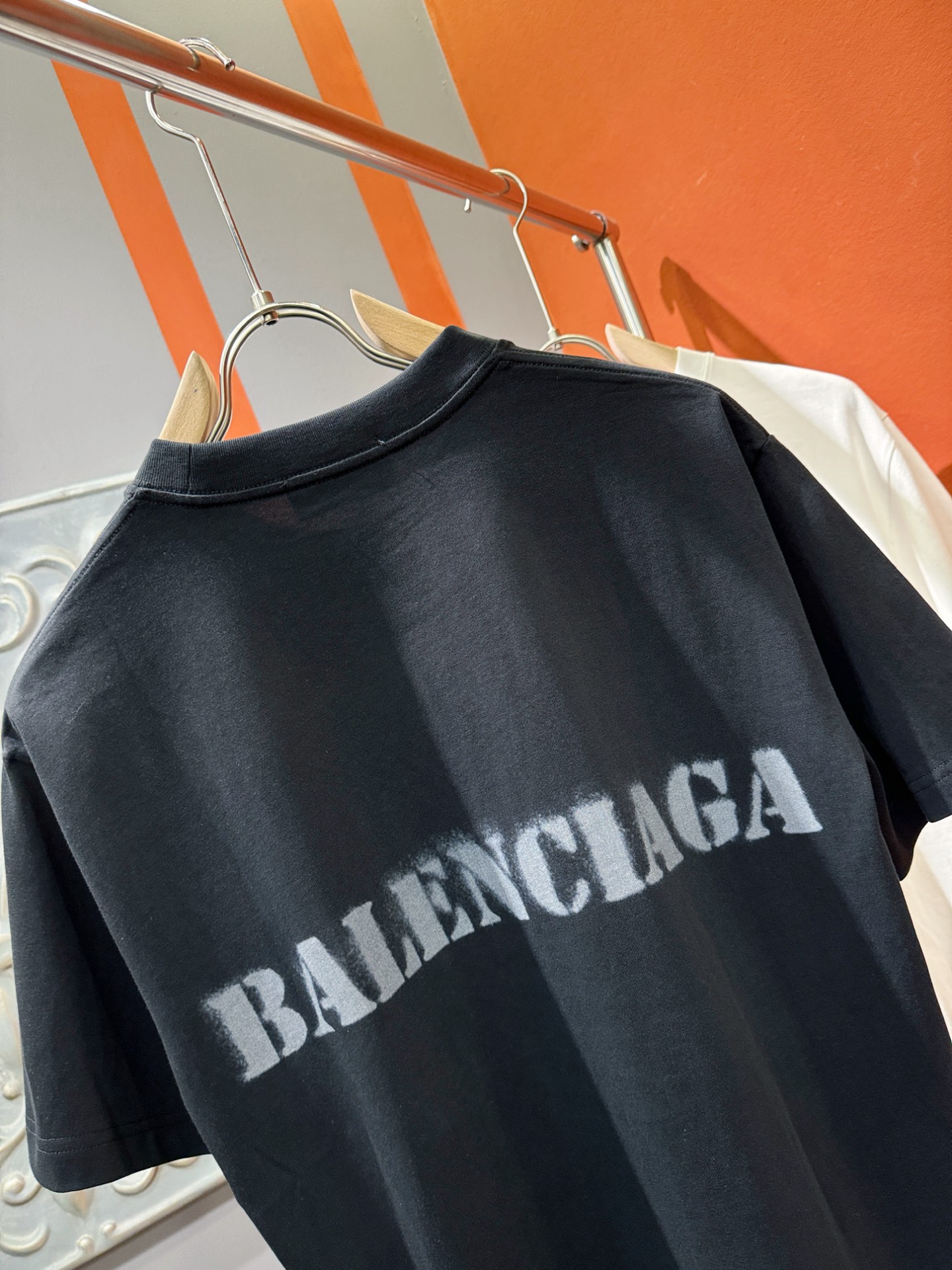  Balenciaga巴黎世家 2025春夏新款短袖T恤！走秀图案时尚休闲短袖T恤衫！设计logo设计！