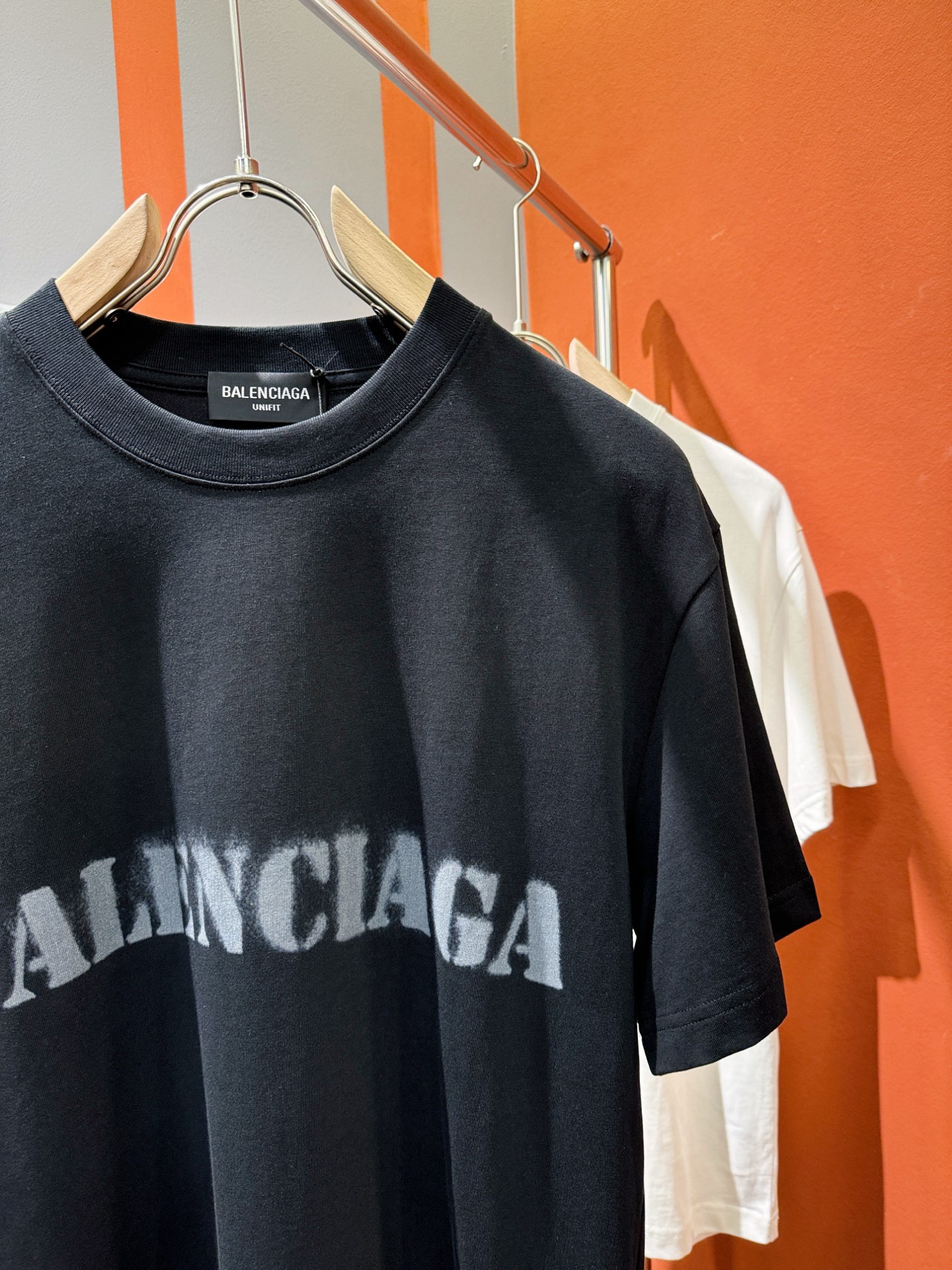  Balenciaga巴黎世家 2025春夏新款短袖T恤！走秀图案时尚休闲短袖T恤衫！设计logo设计！