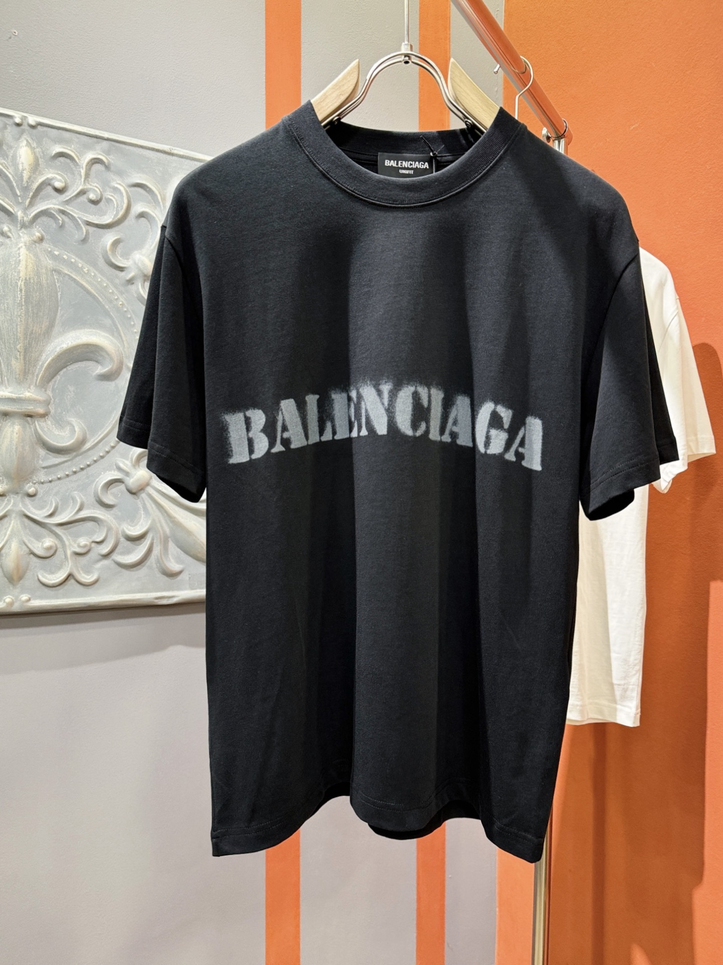  Balenciaga巴黎世家 2025春夏新款短袖T恤！走秀图案时尚休闲短袖T恤衫！设计logo设计！