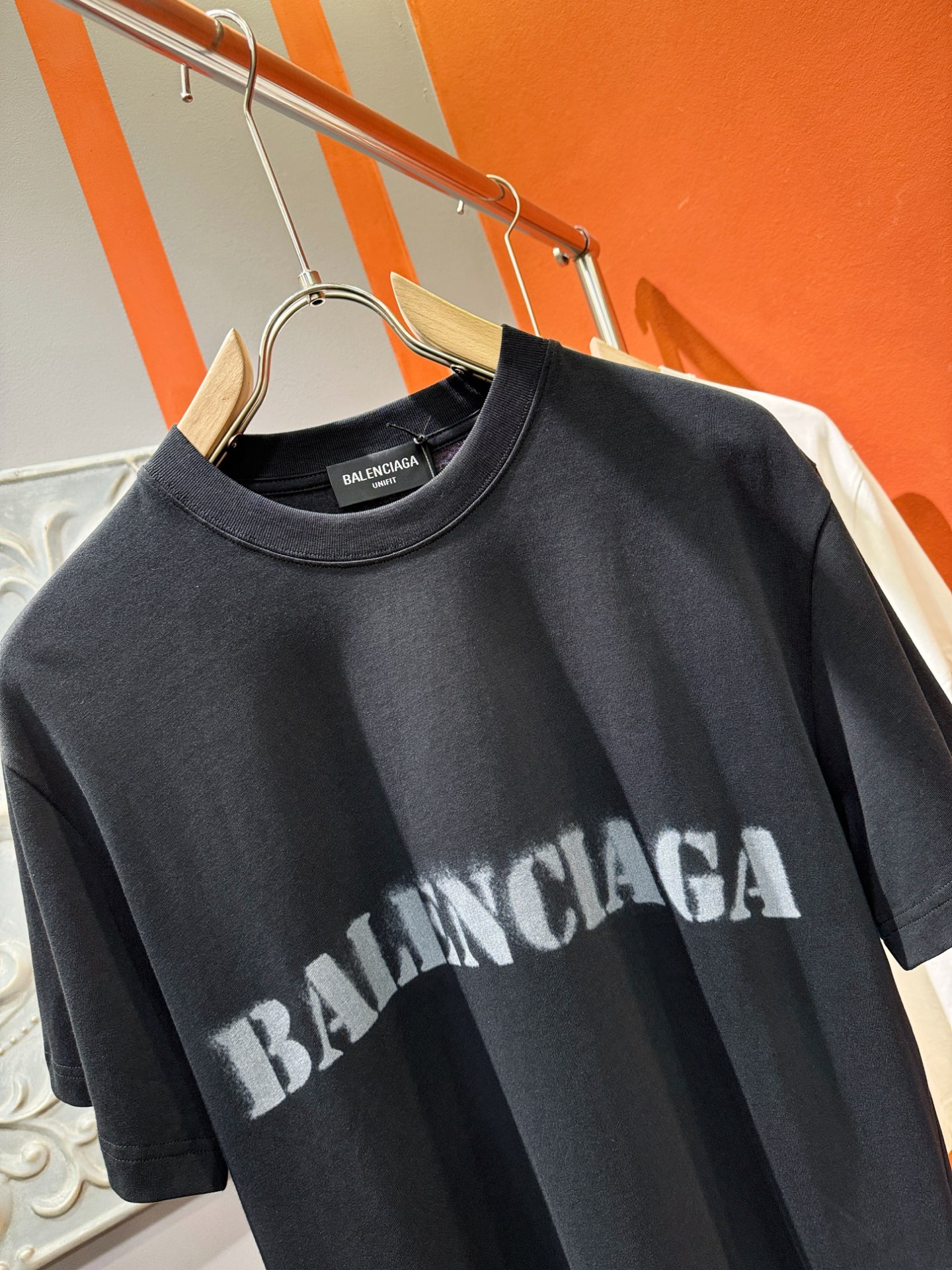  Balenciaga巴黎世家 2025春夏新款短袖T恤！走秀图案时尚休闲短袖T恤衫！设计logo设计！