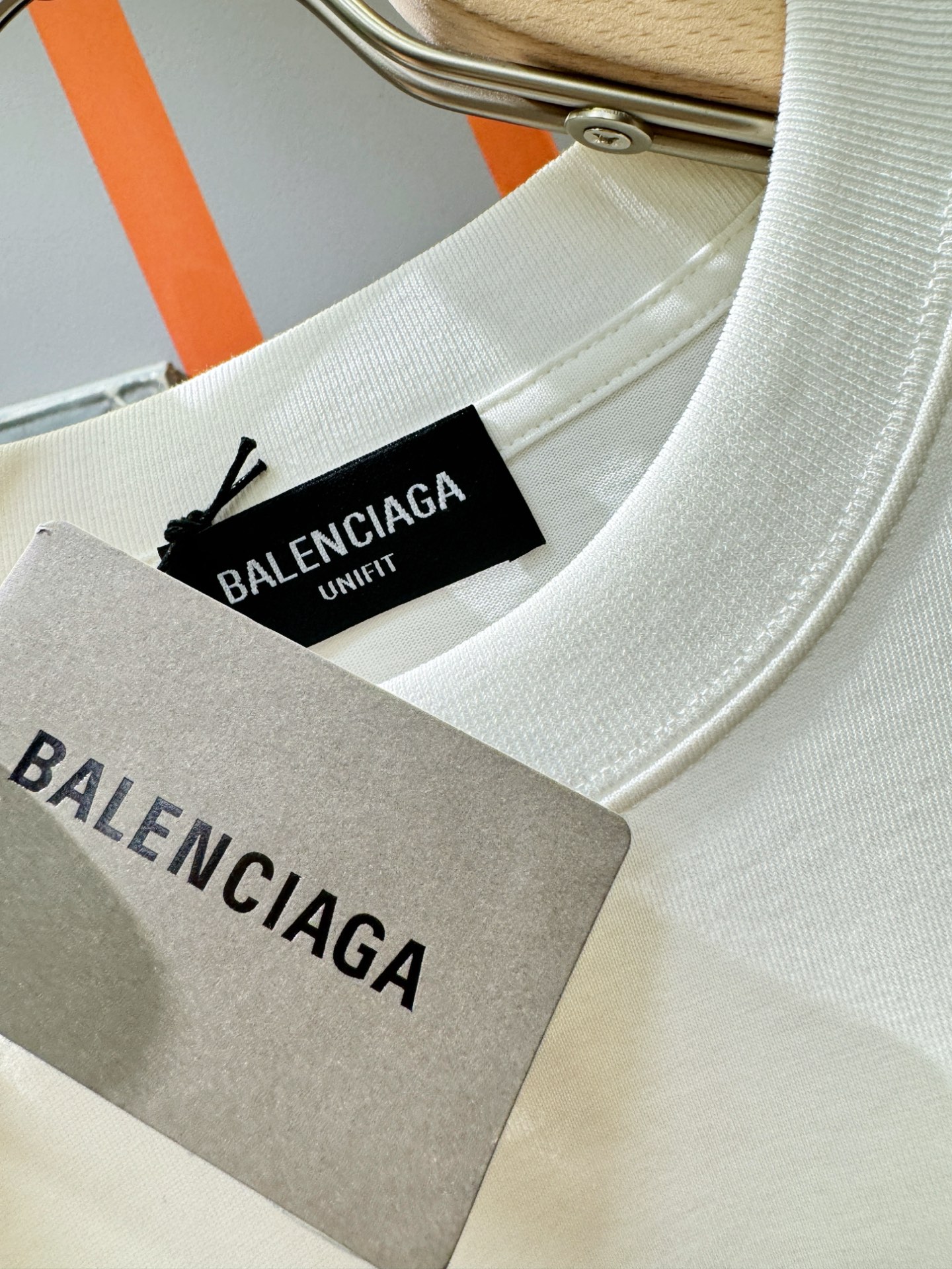  Balenciaga巴黎世家 2025春夏新款短袖T恤！走秀图案时尚休闲短袖T恤衫！设计logo设计！