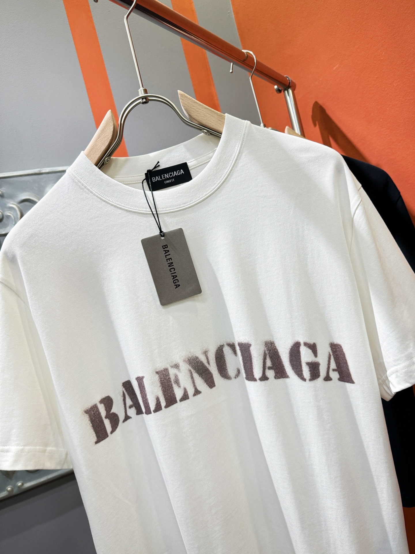  Balenciaga巴黎世家 2025春夏新款短袖T恤！走秀图案时尚休闲短袖T恤衫！设计logo设计！