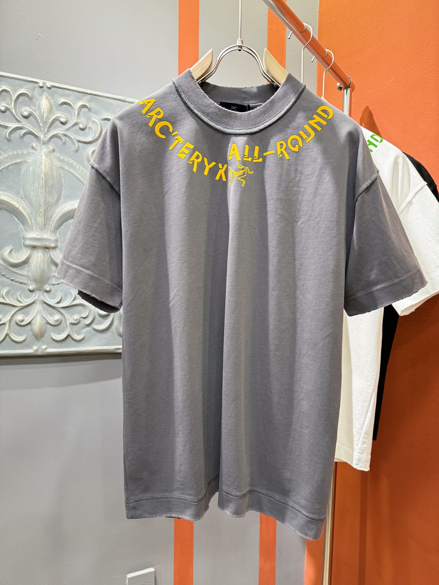  ARC‘TERYX/始祖鸟 2025春夏新款短袖T恤！走秀图案时尚休闲短袖T恤衫！设计logo设计！极