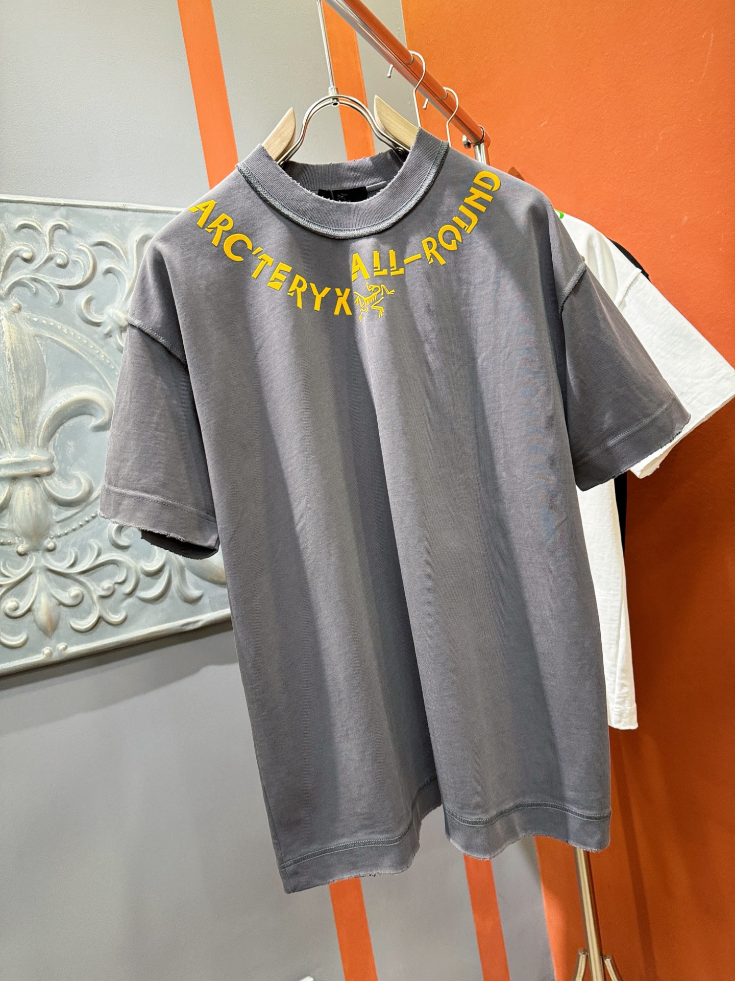  ARC‘TERYX/始祖鸟 2025春夏新款短袖T恤！走秀图案时尚休闲短袖T恤衫！设计logo设计！极